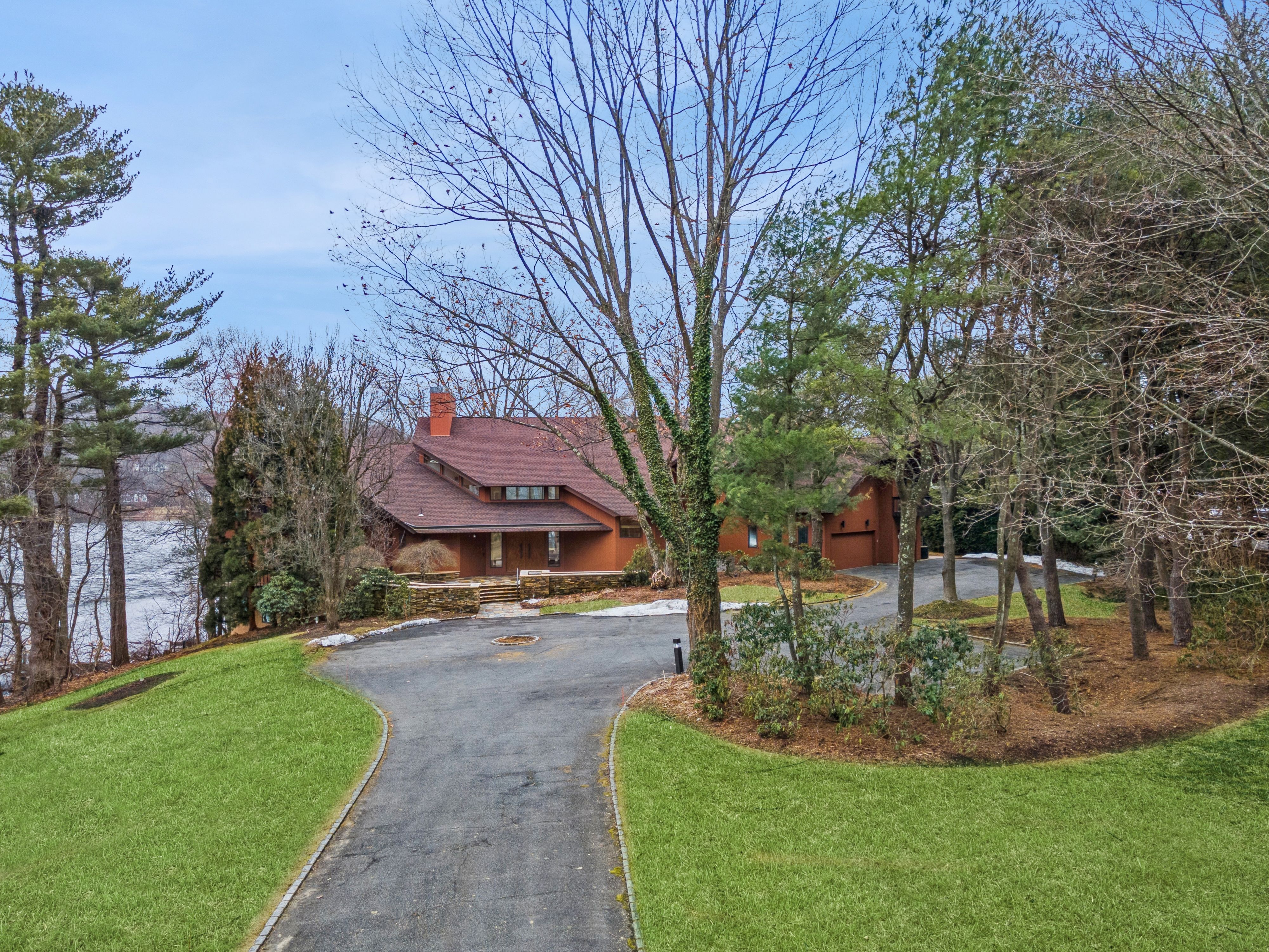 910 Franklin Lake Road 