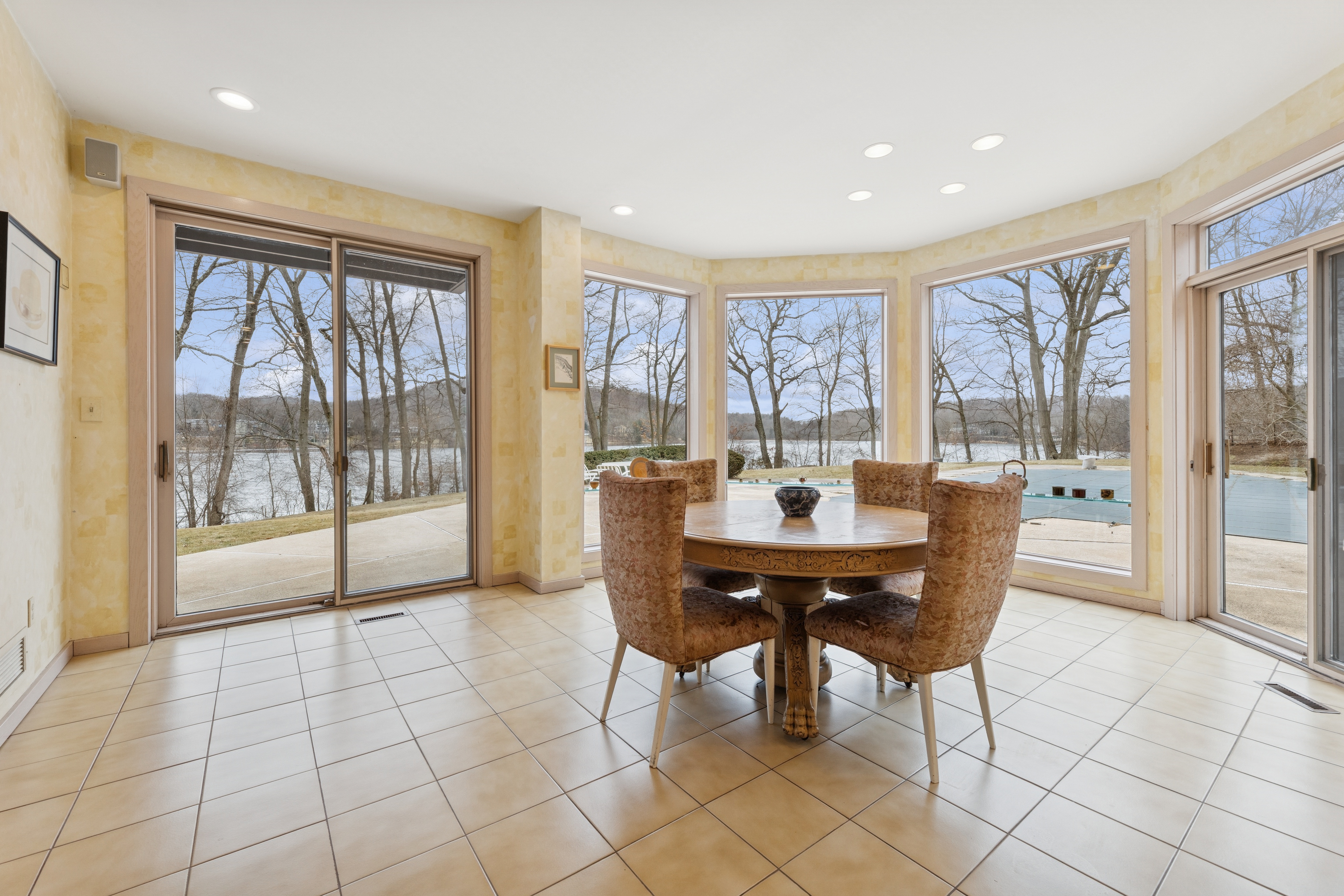 910 Franklin Lake Road 