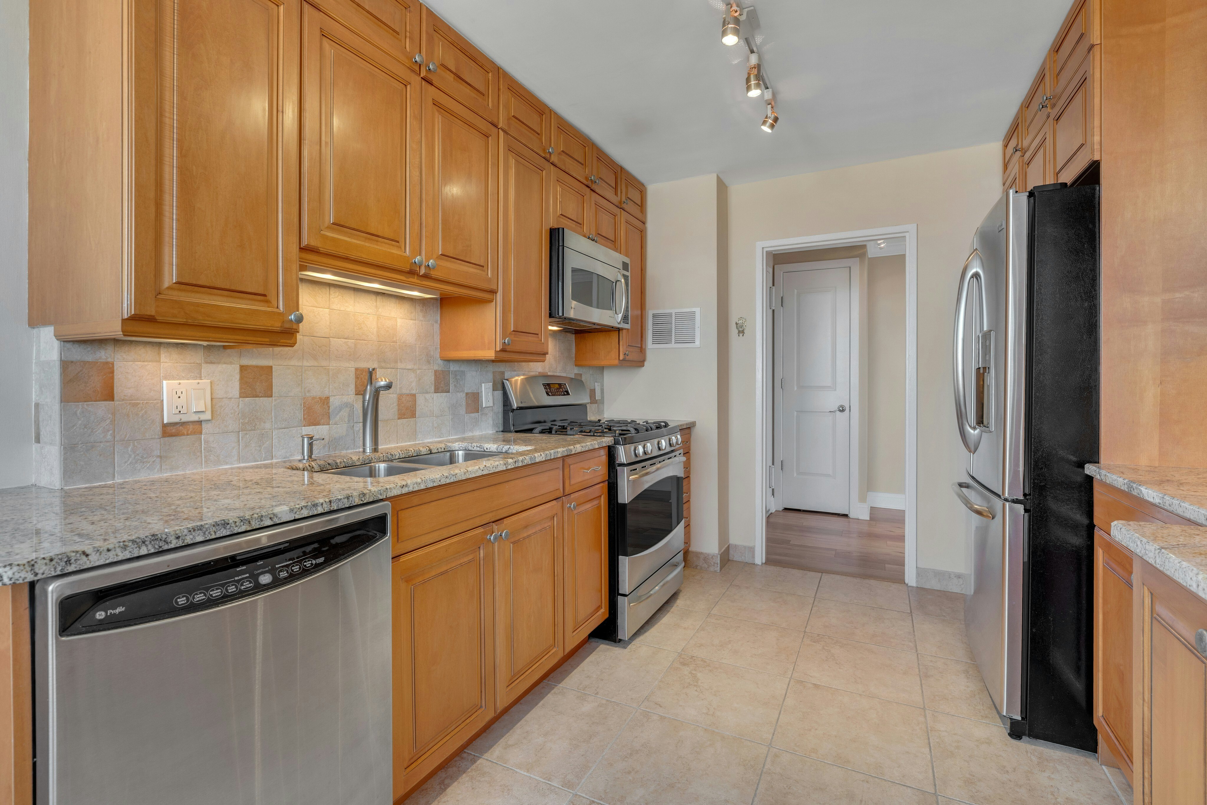 1600 Parker Avenue 19B 