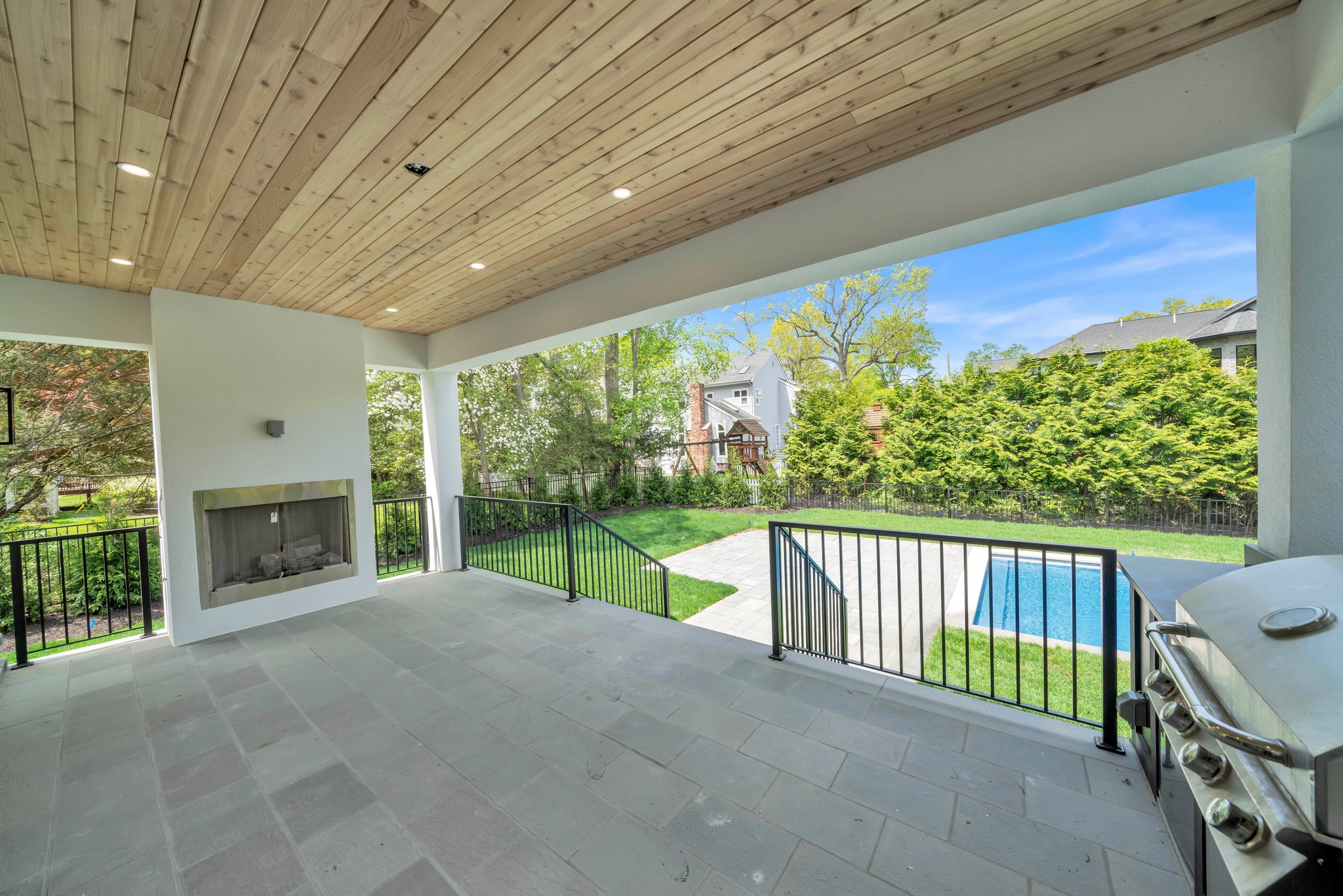 16 Donnybrook