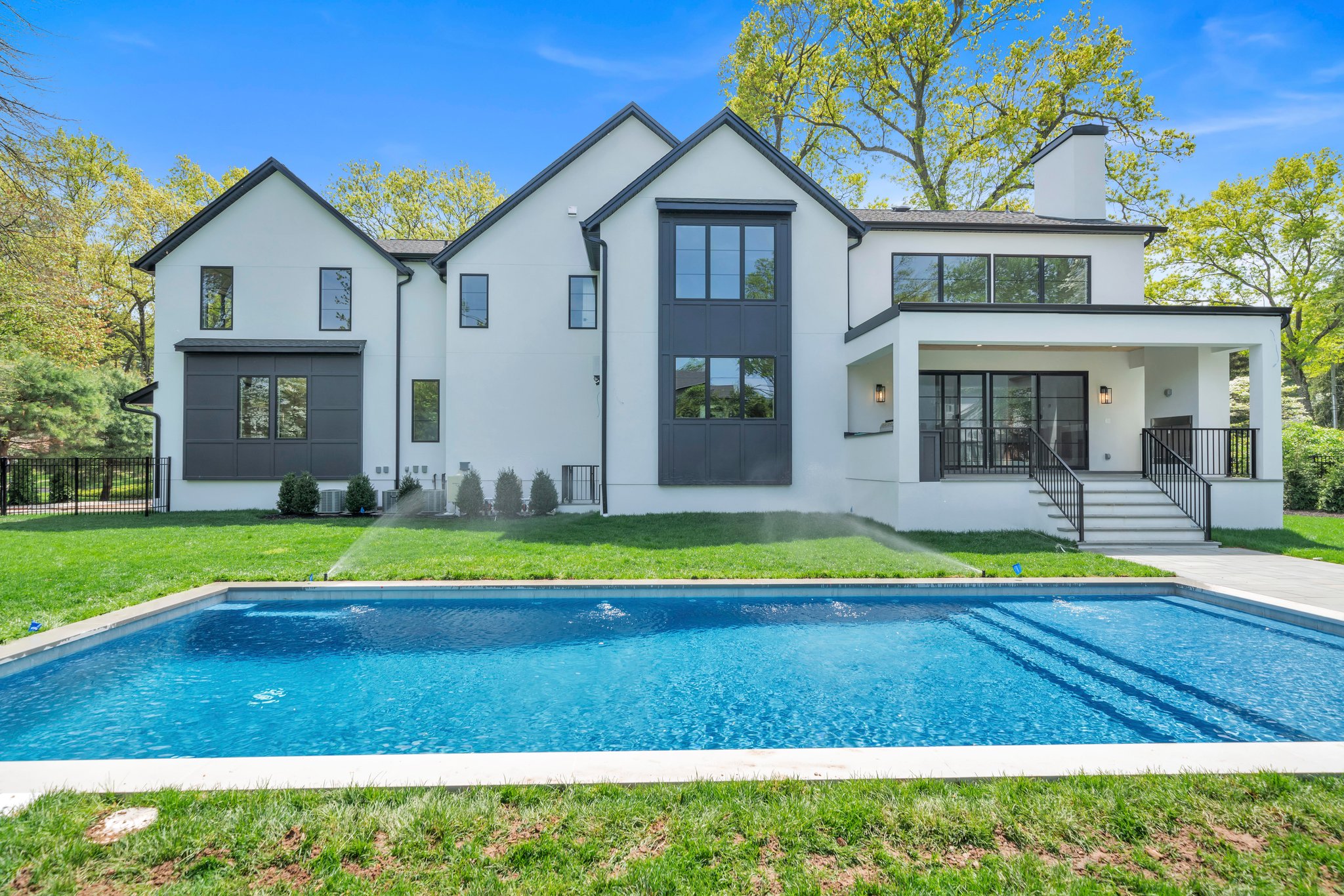 16 Donnybrook