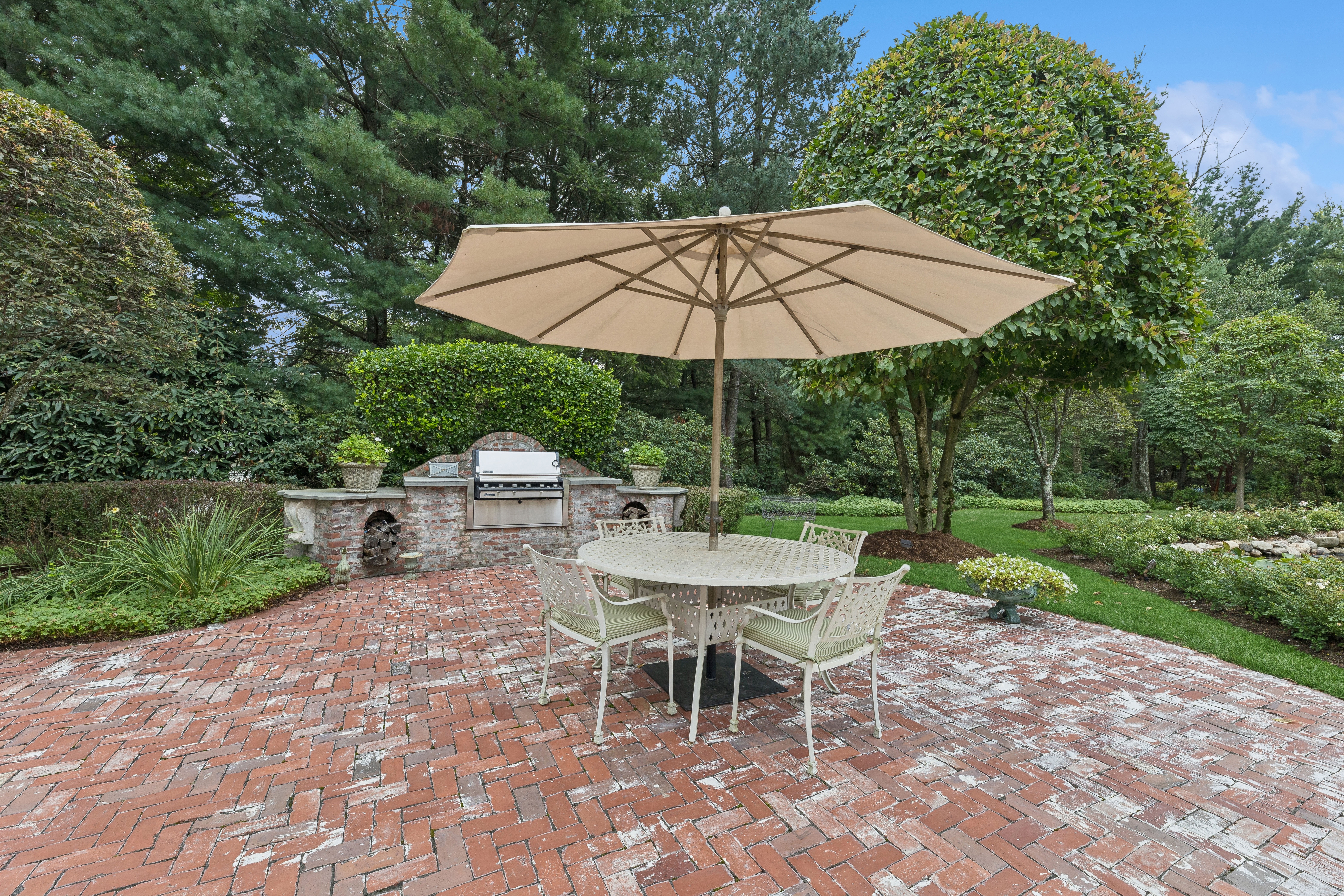 106 Greenfield Hill 