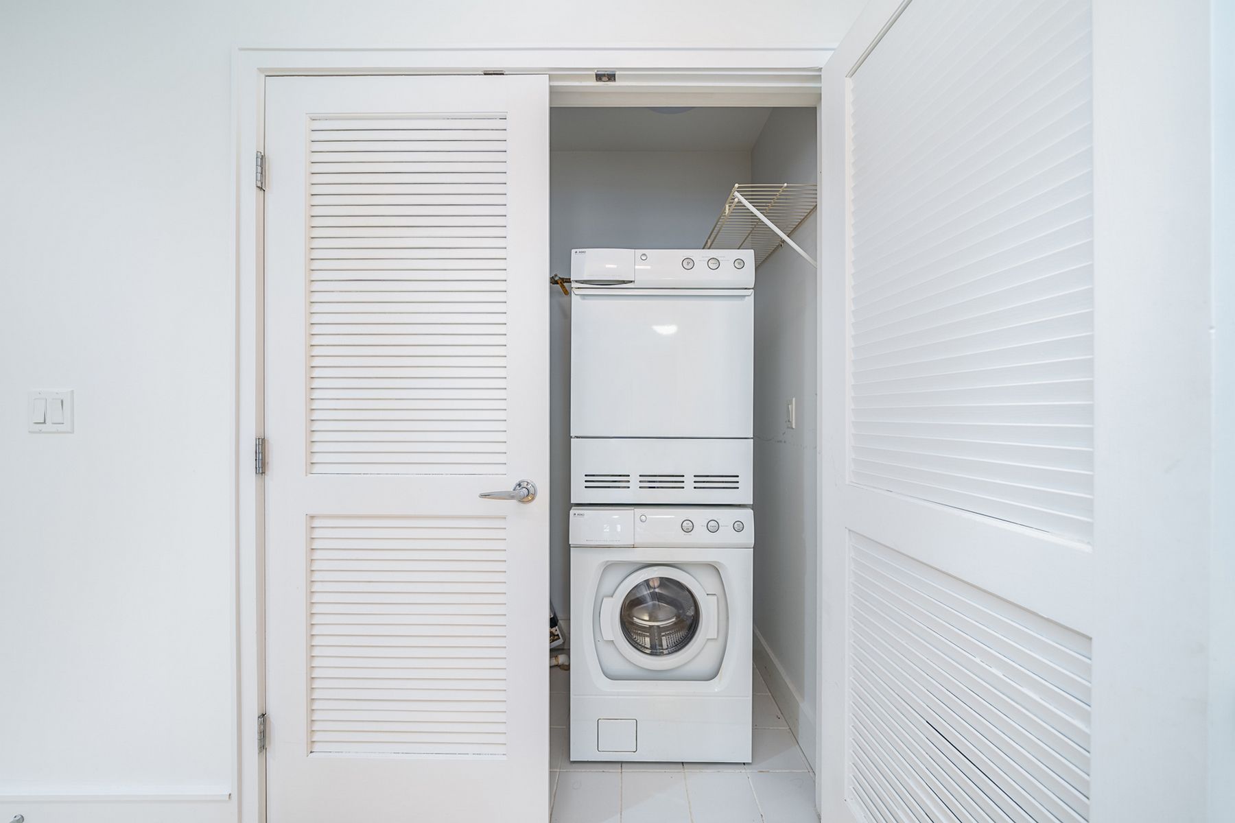 310 Cliff Ln Unit# 2C