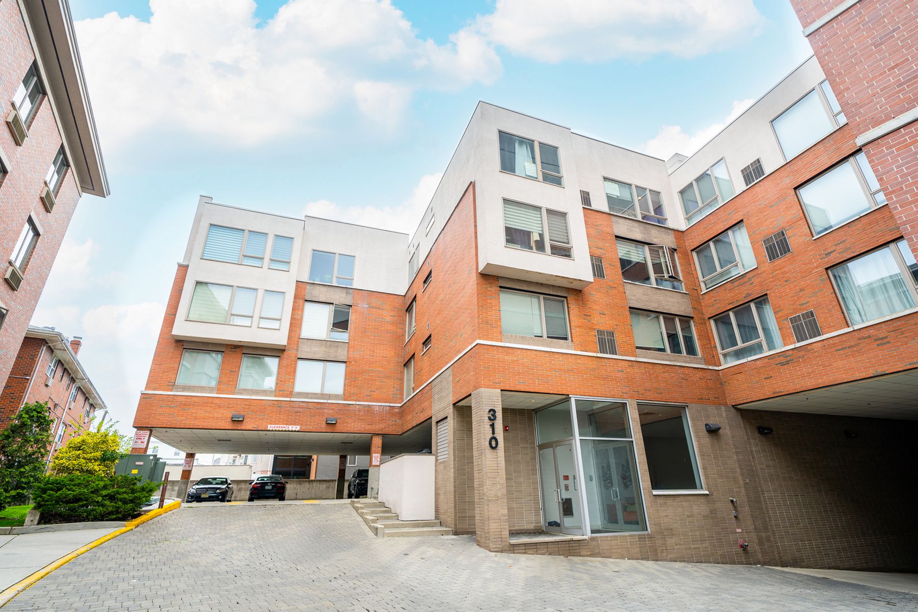 310 Cliff Ln Unit# 2C