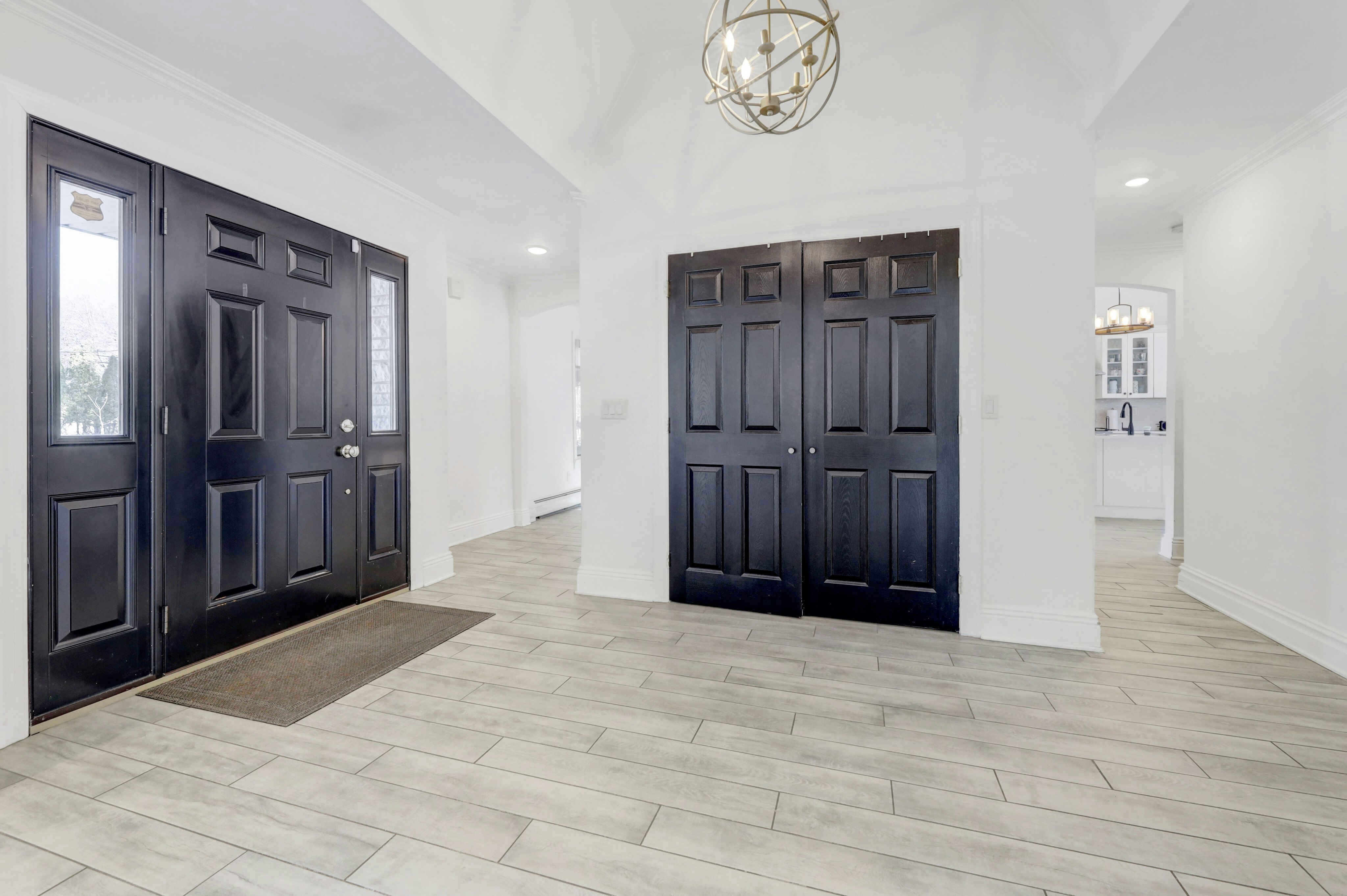 919 Colonial Road 