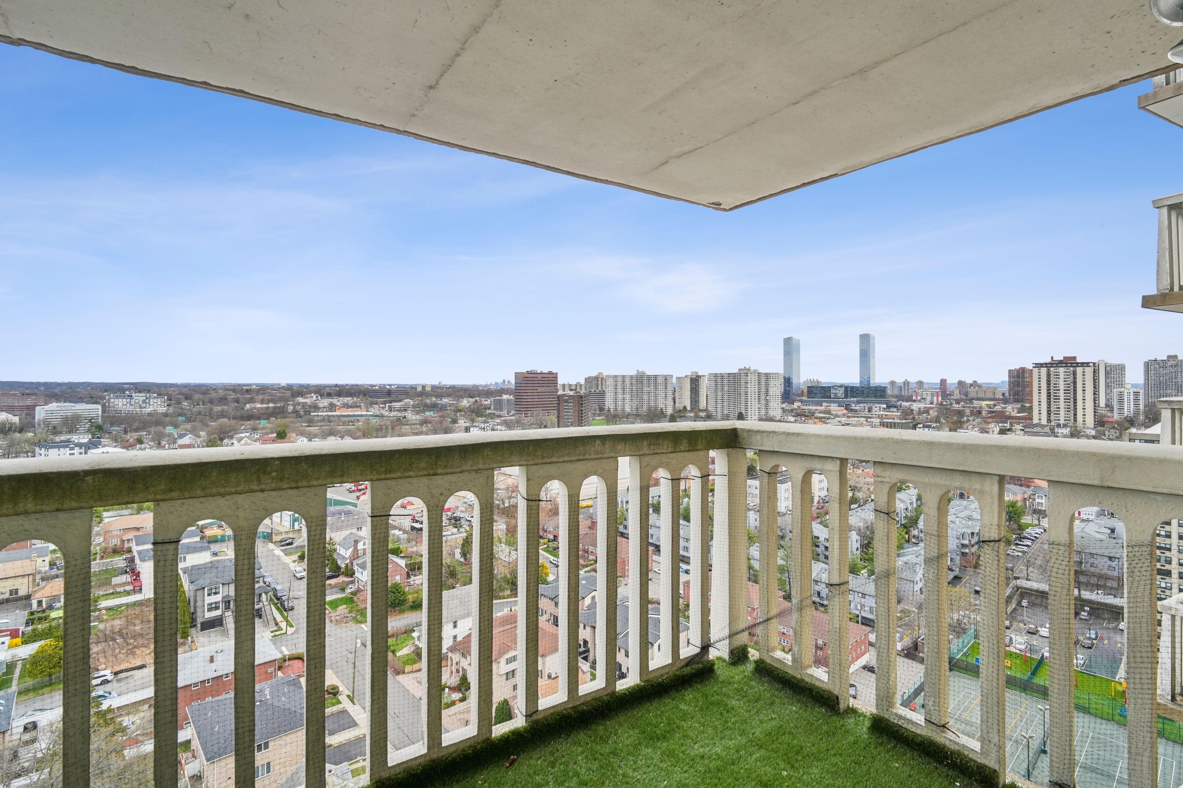 555 North Avenue 22T 