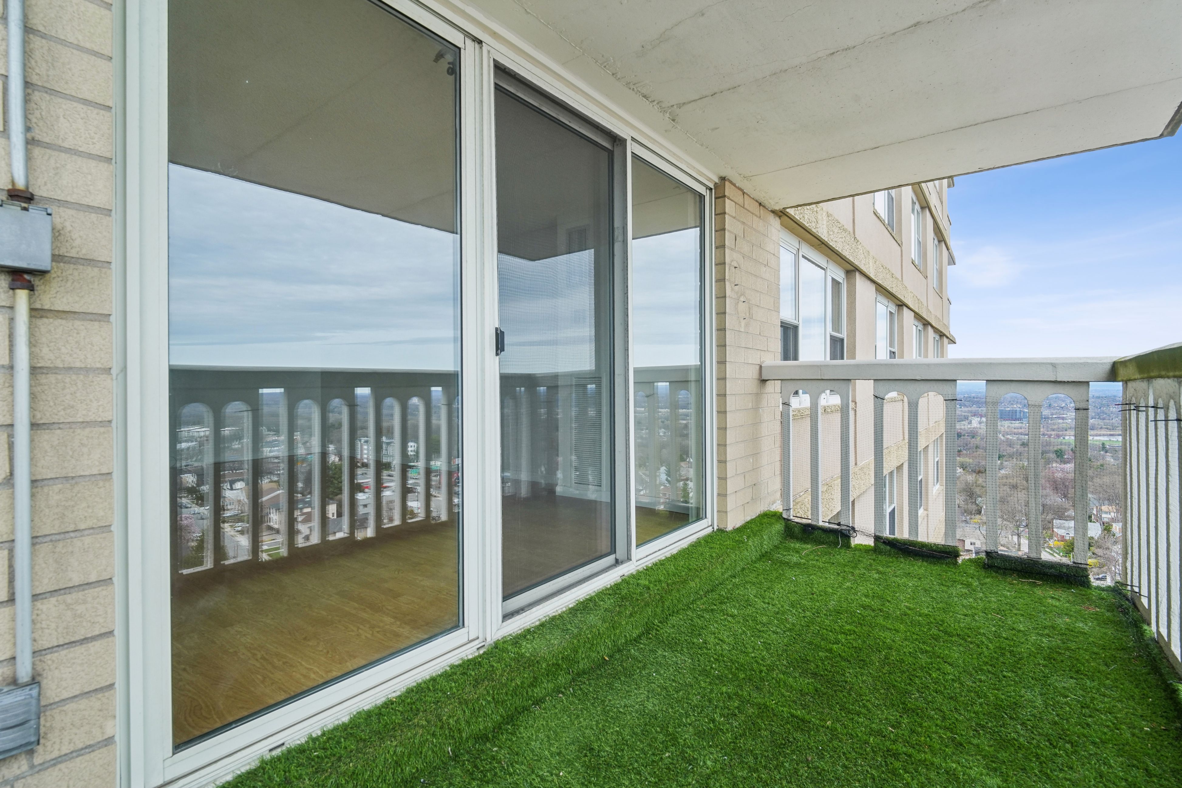 555 North Avenue 22T 