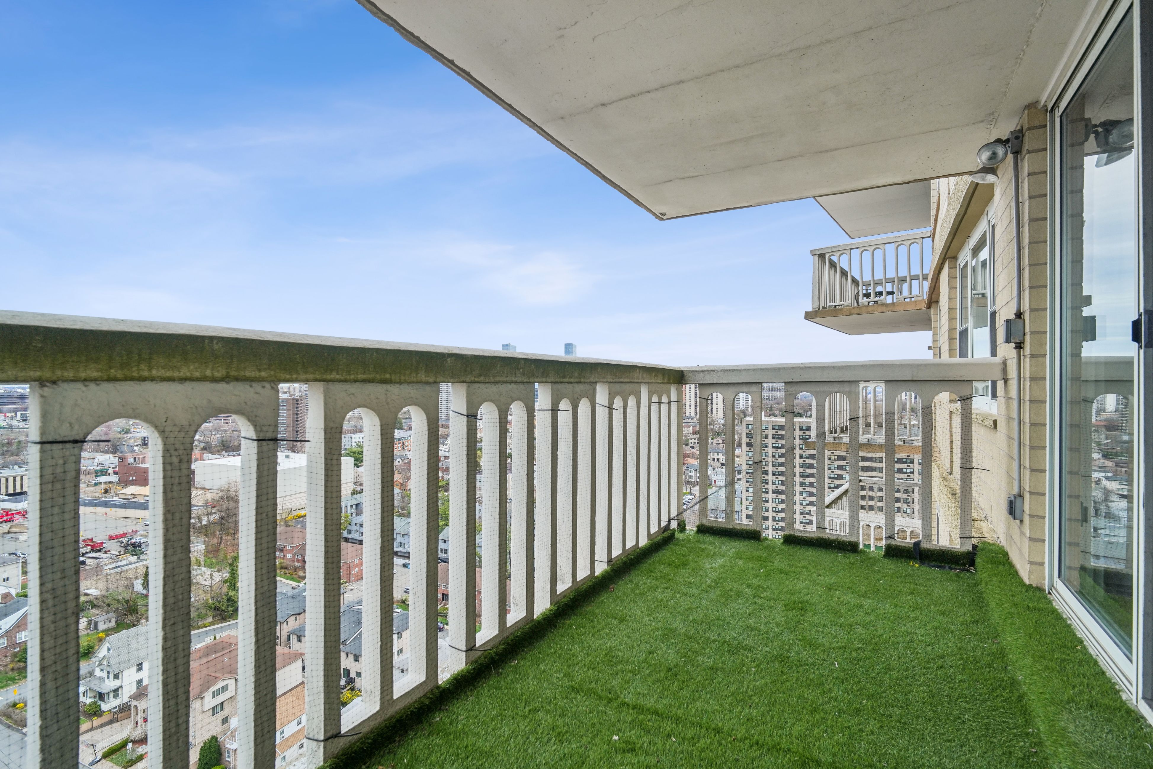 555 North Avenue 22T 