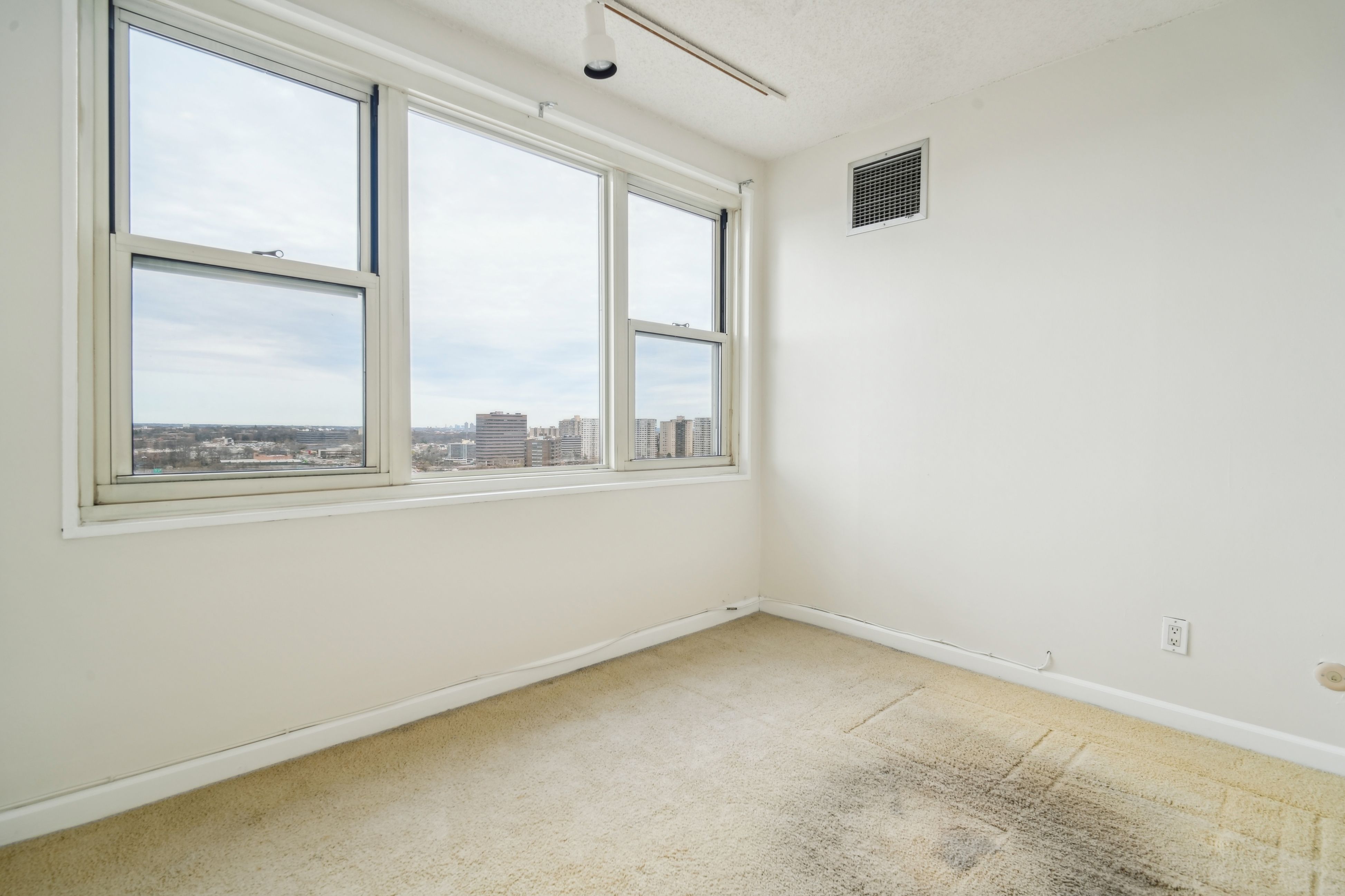 555 North Avenue 22T 