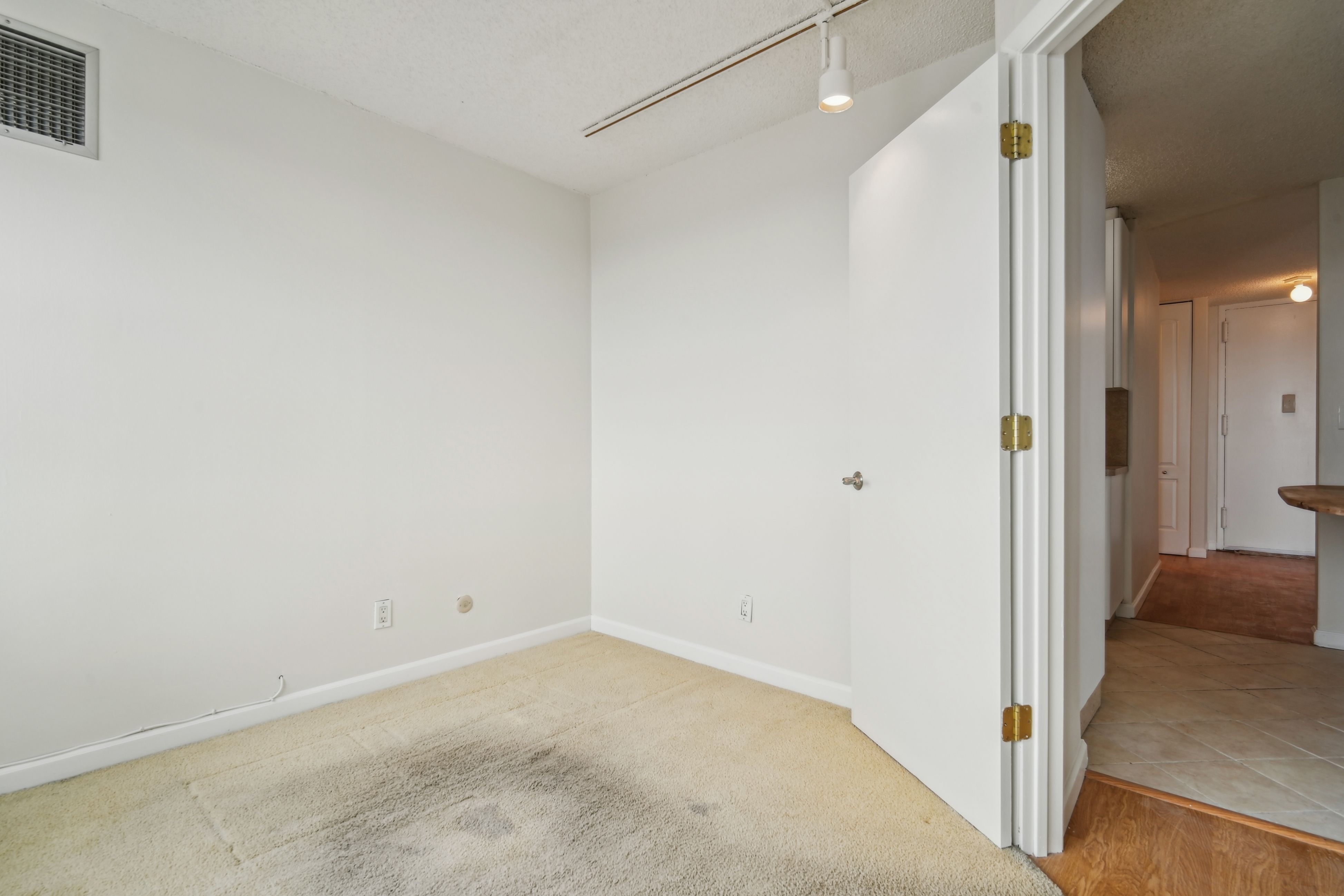555 North Avenue 22T 