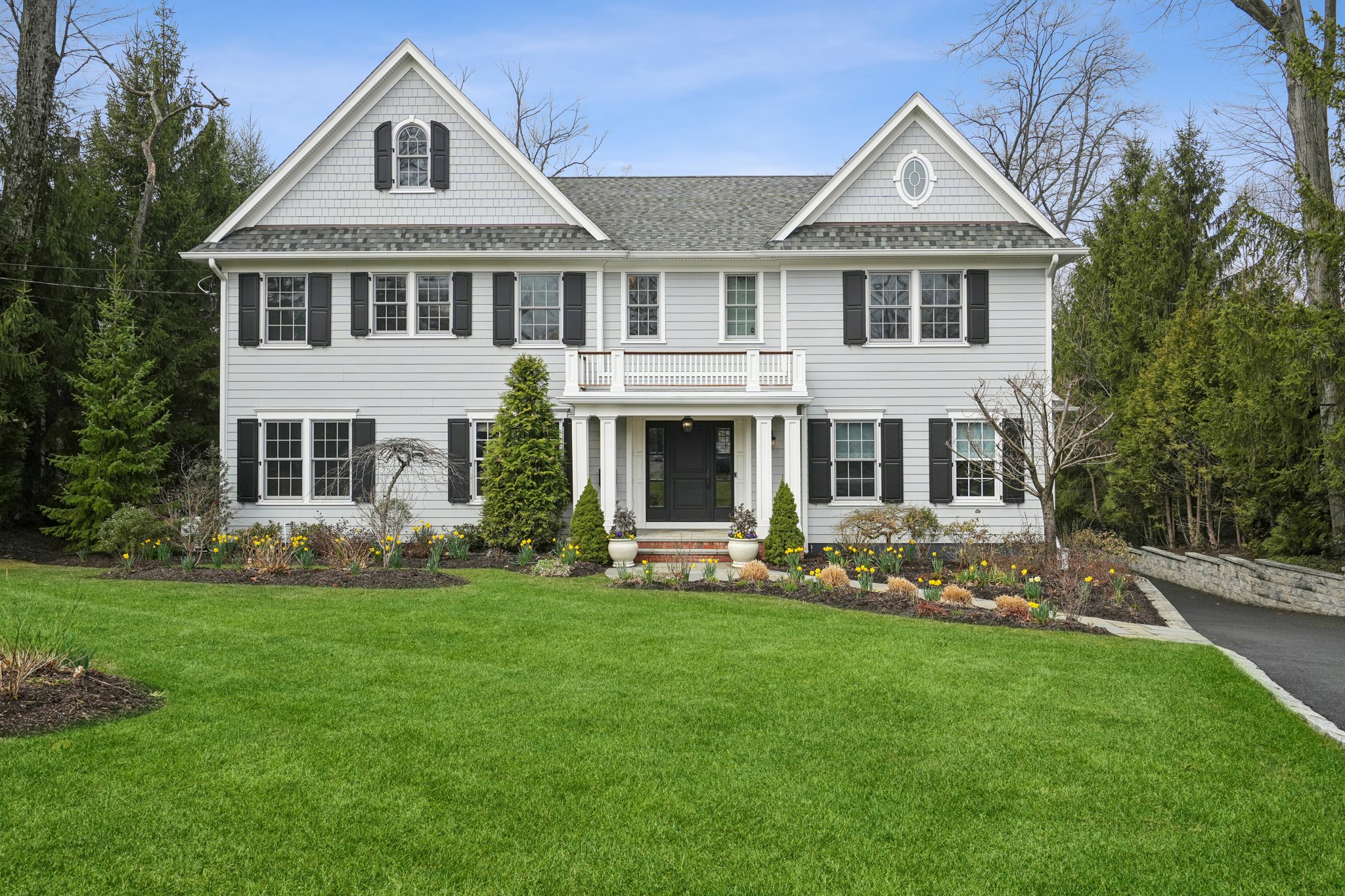 286 Mountain Ave 