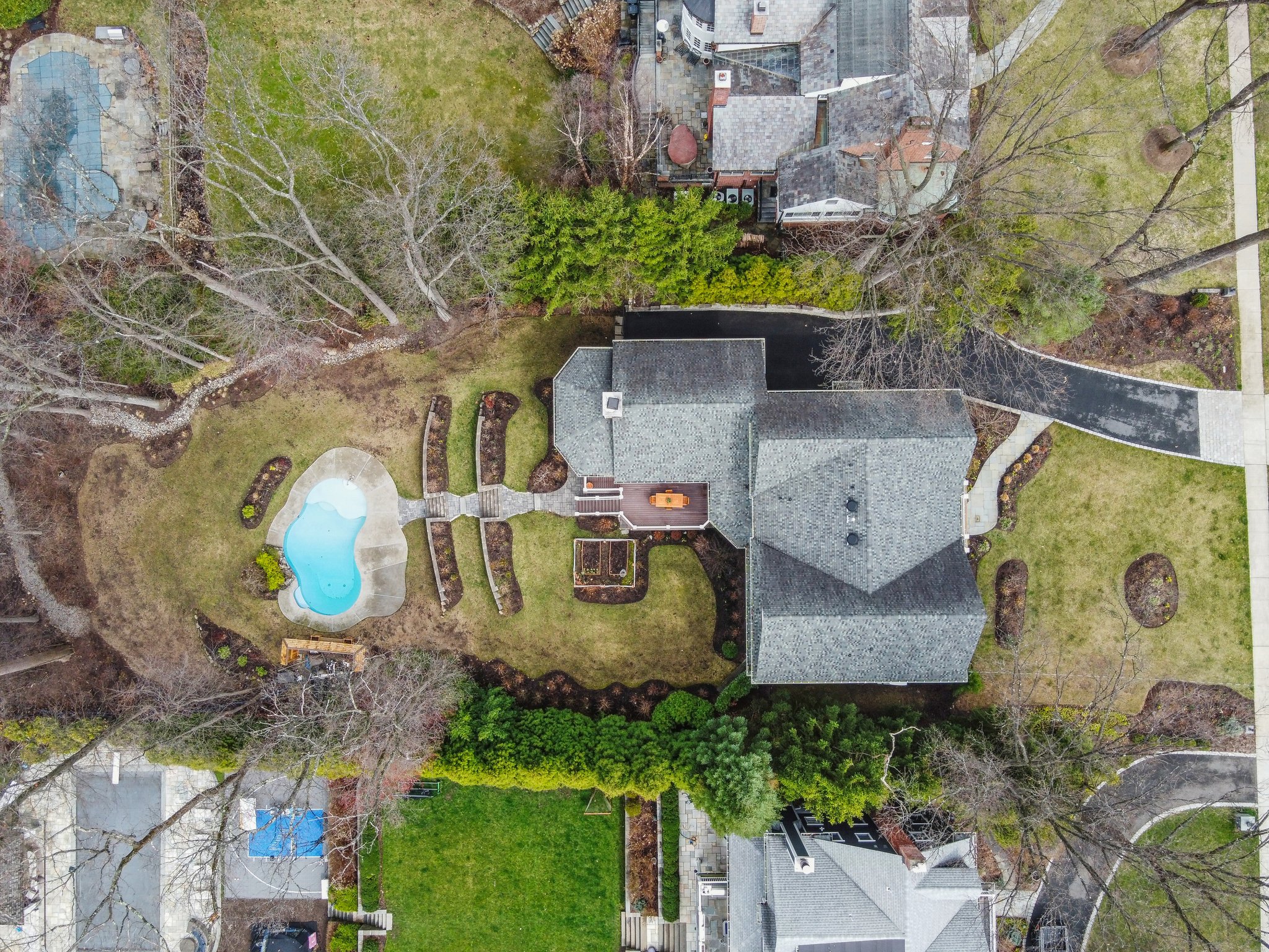 286 Mountain Ave 