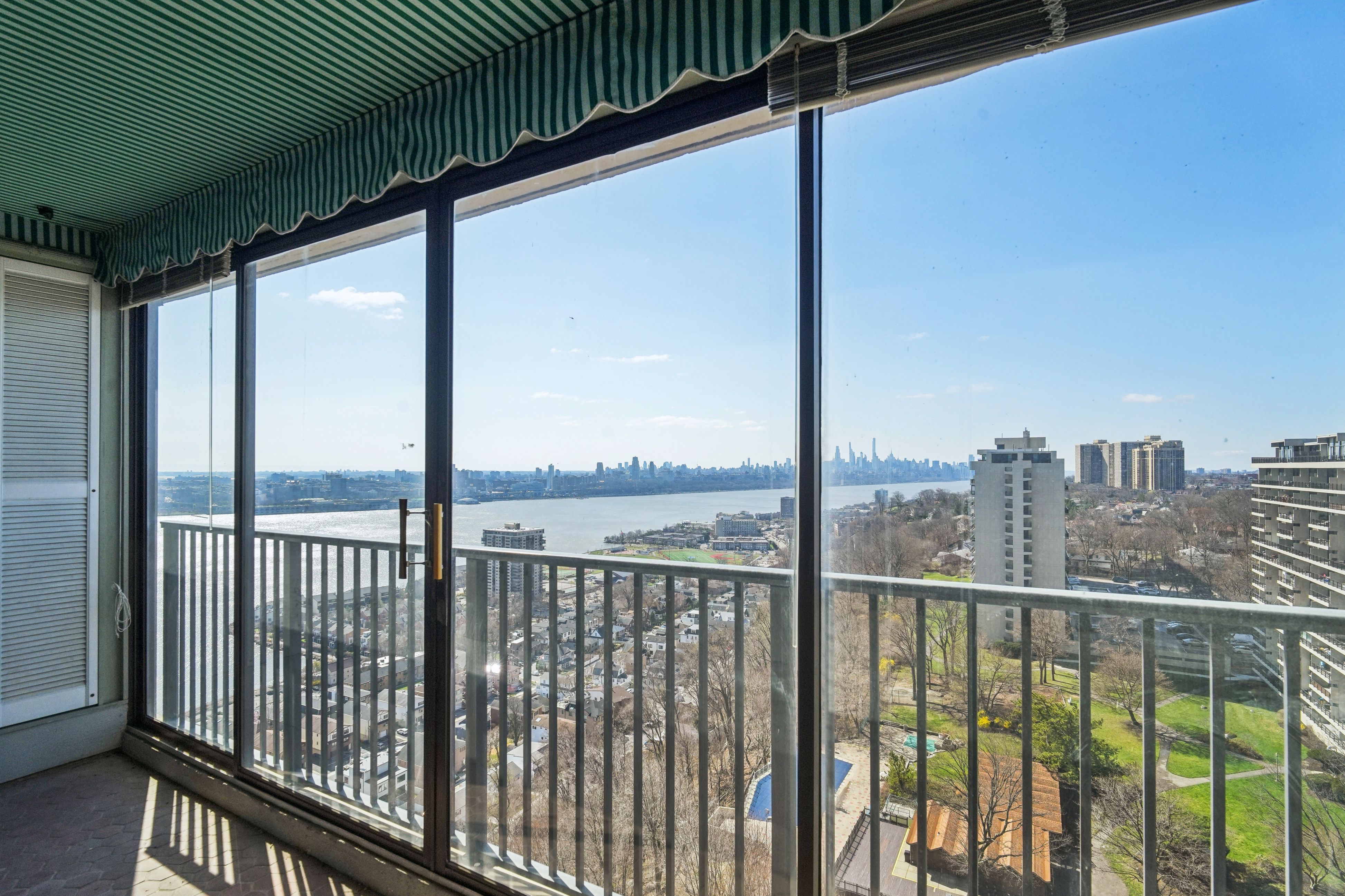 5 Horizon Road unit 1507 