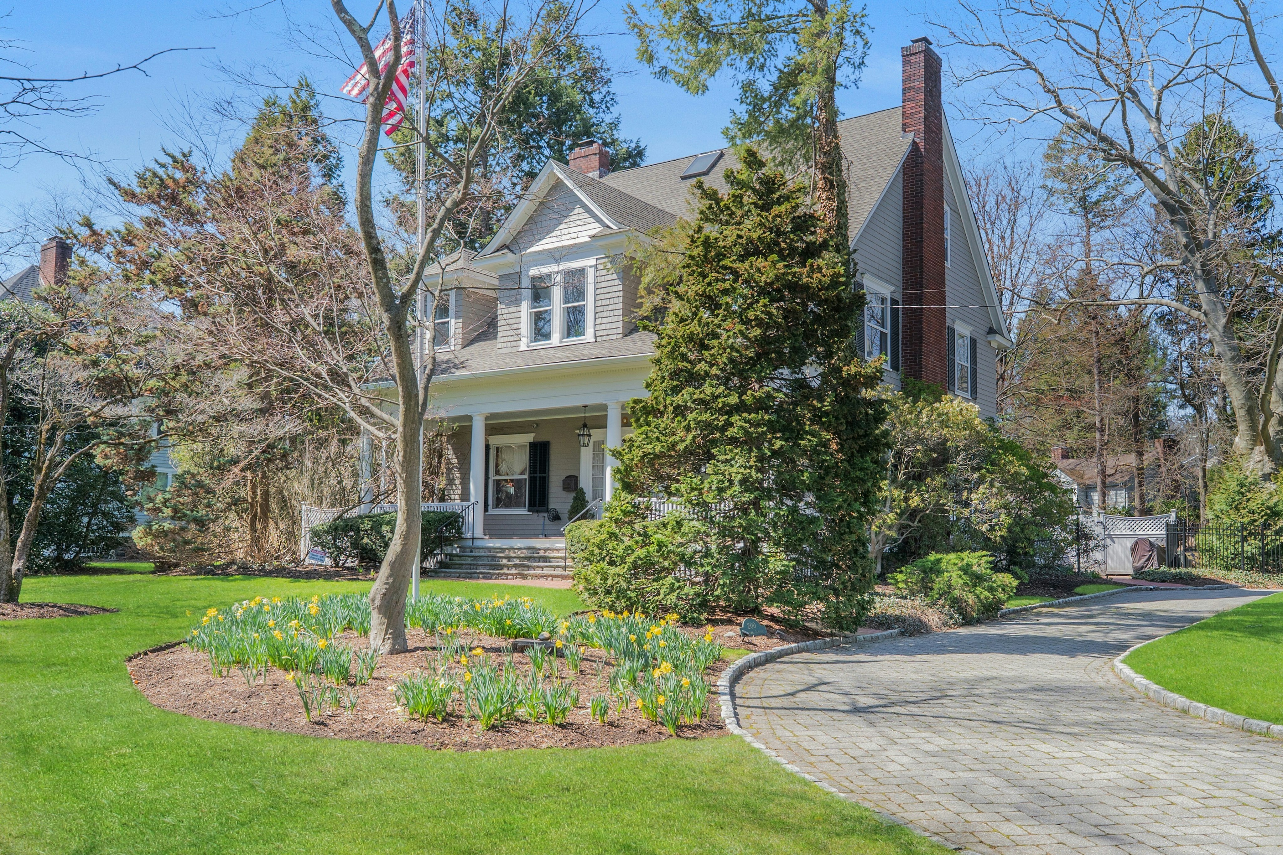 200 Lincoln Avenue 