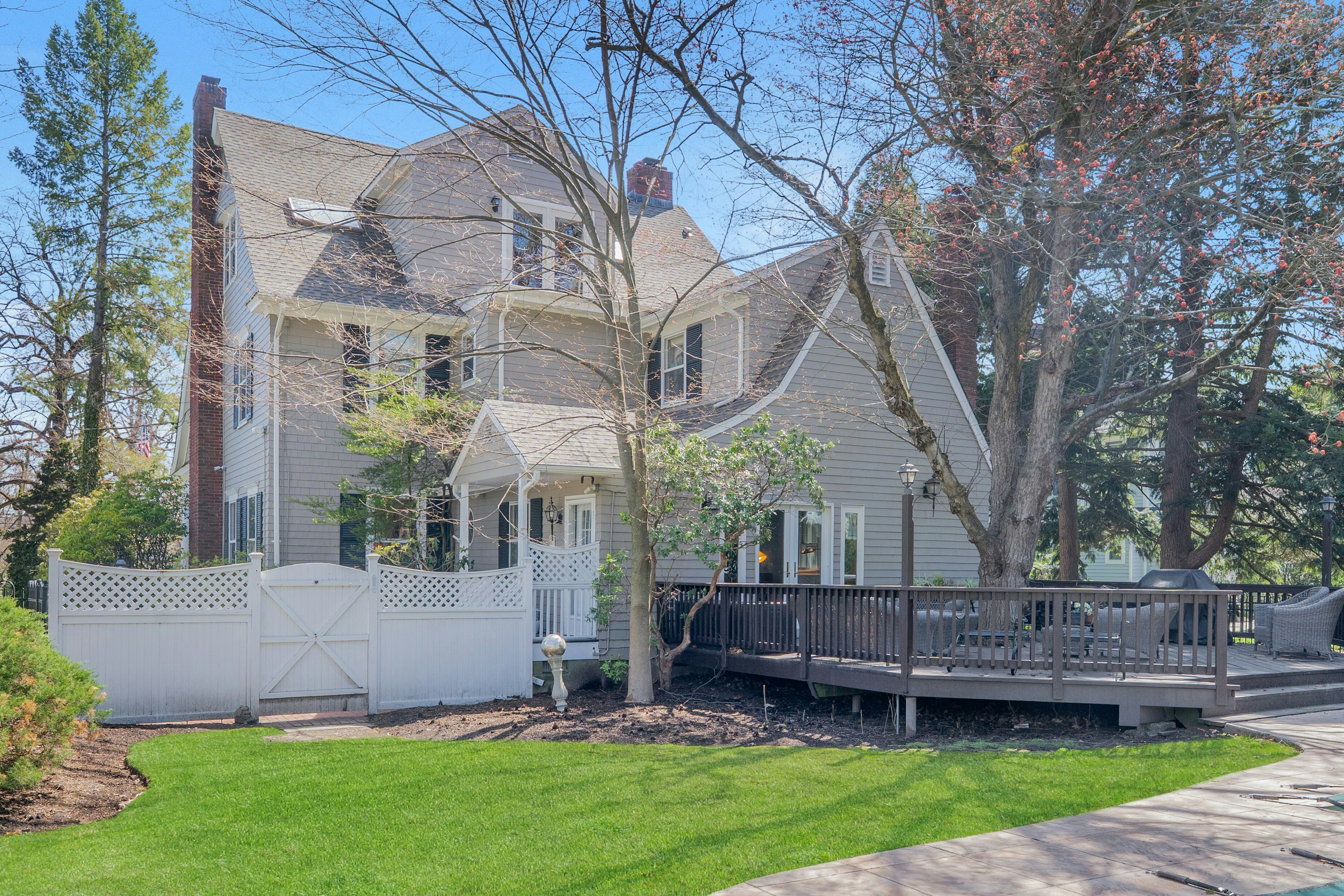 200 Lincoln Avenue 