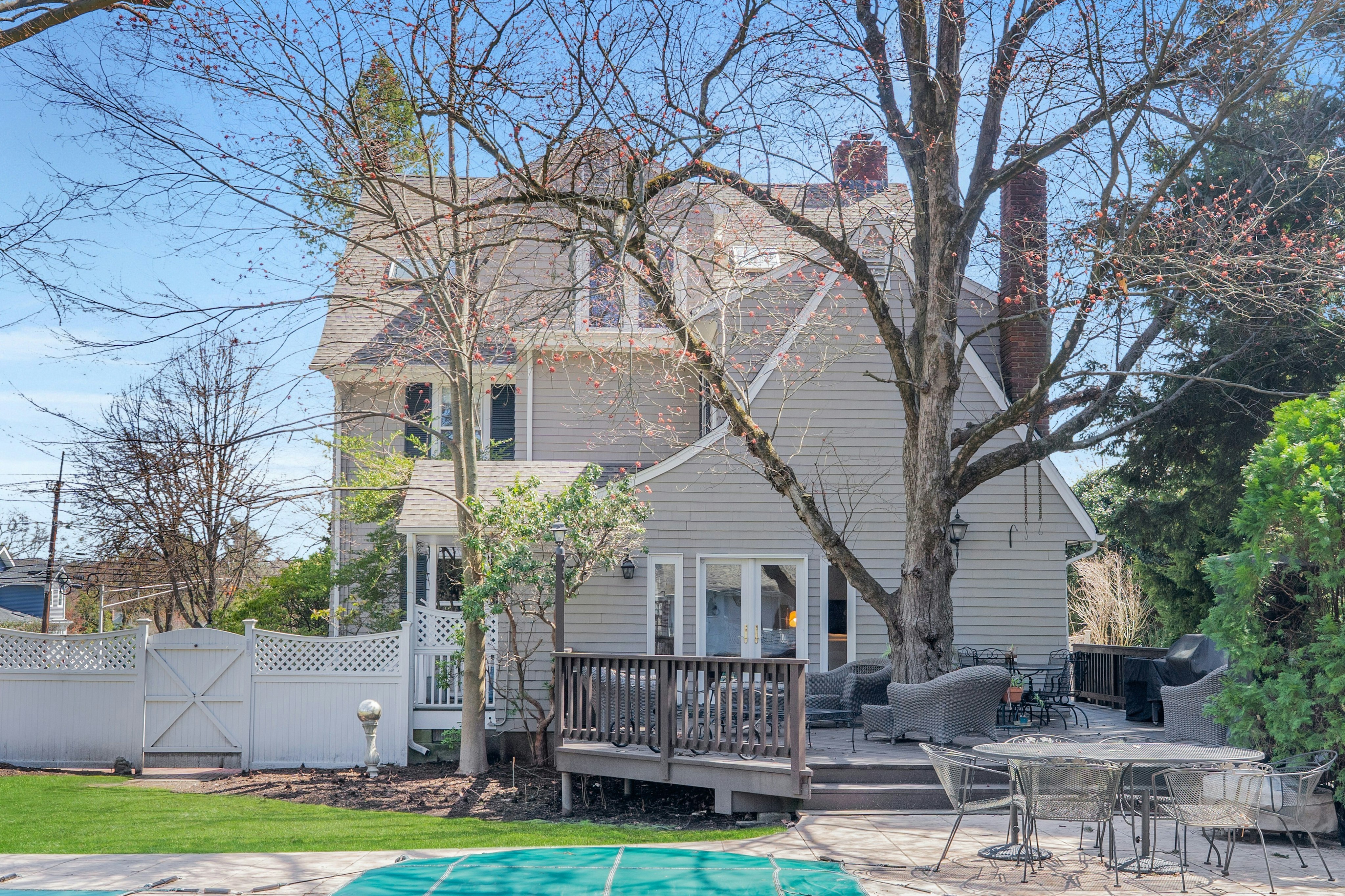 200 Lincoln Avenue 