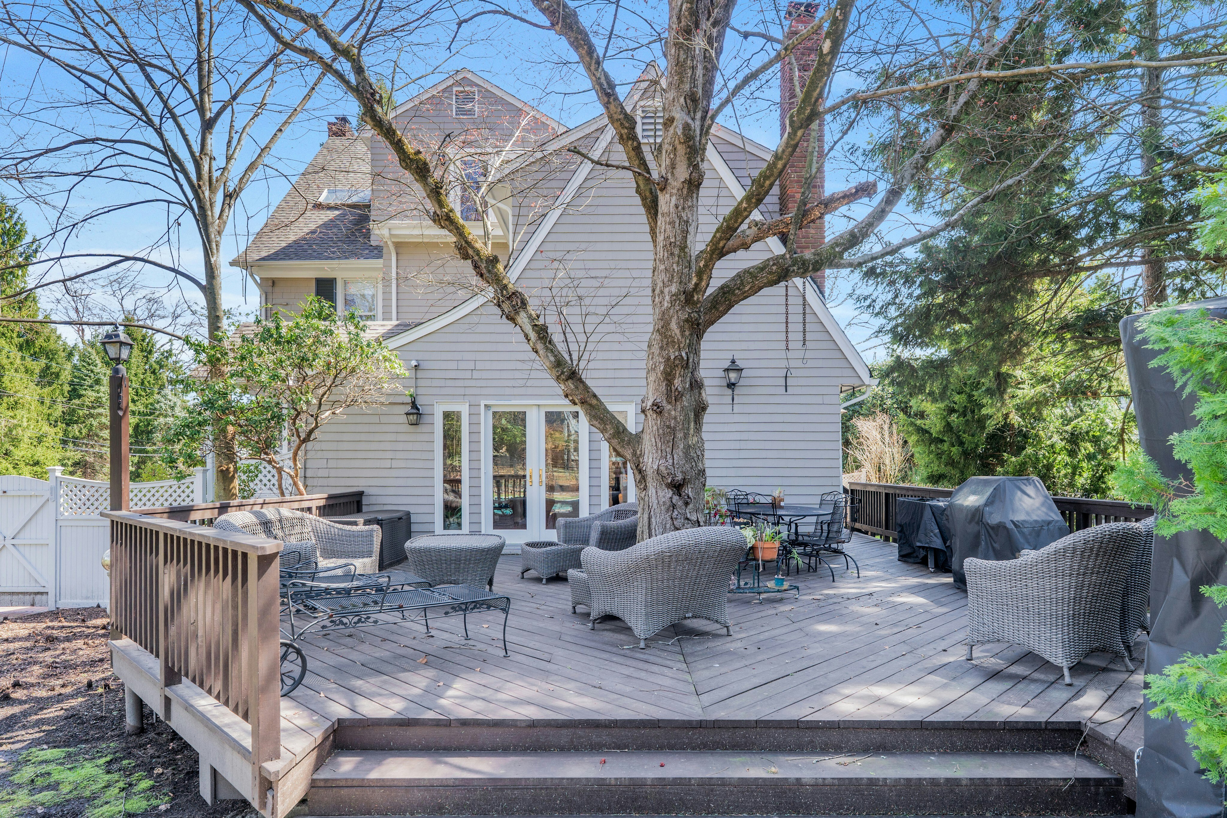 200 Lincoln Avenue 