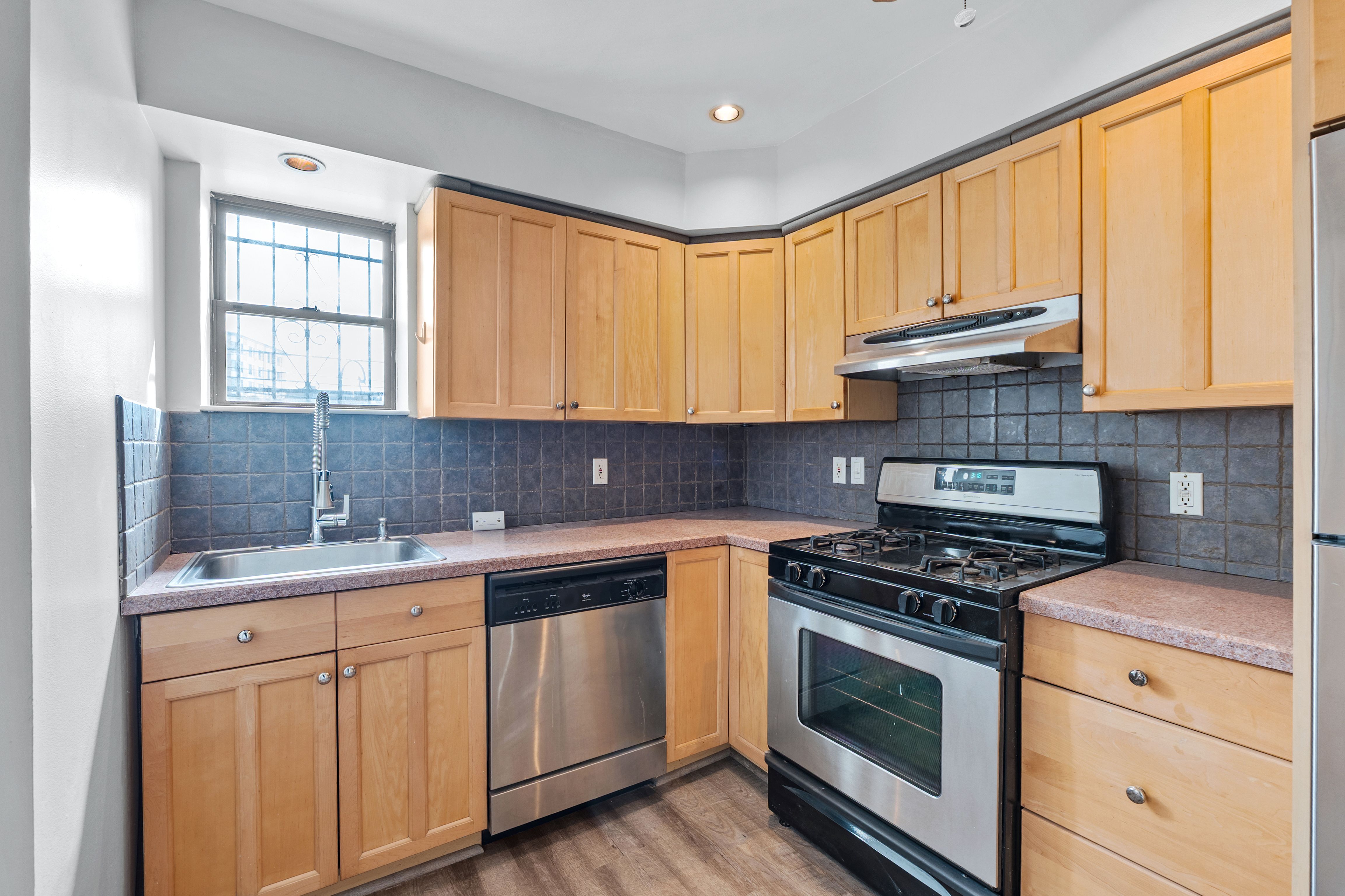 4905 Park 