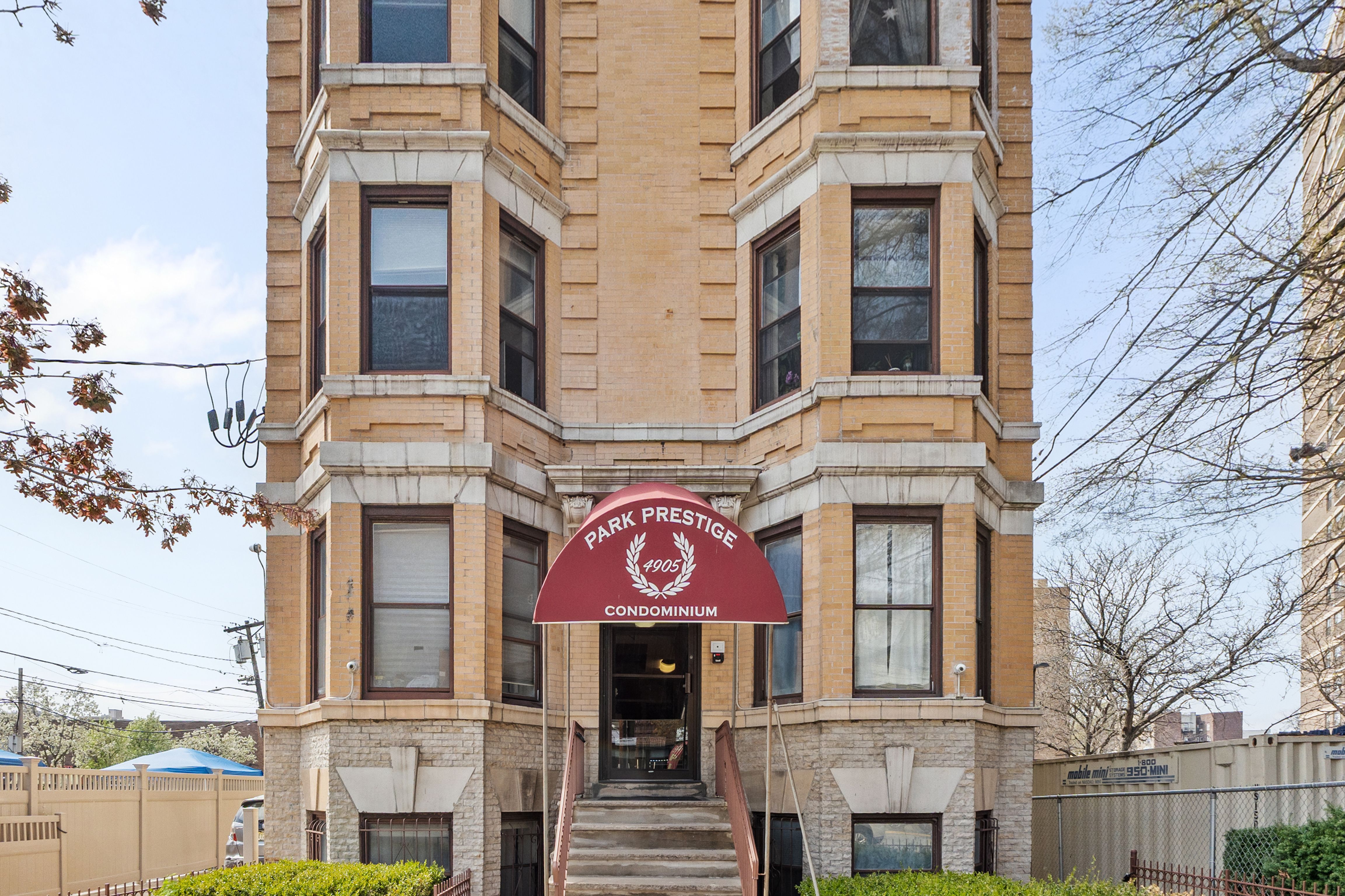 4905 Park 