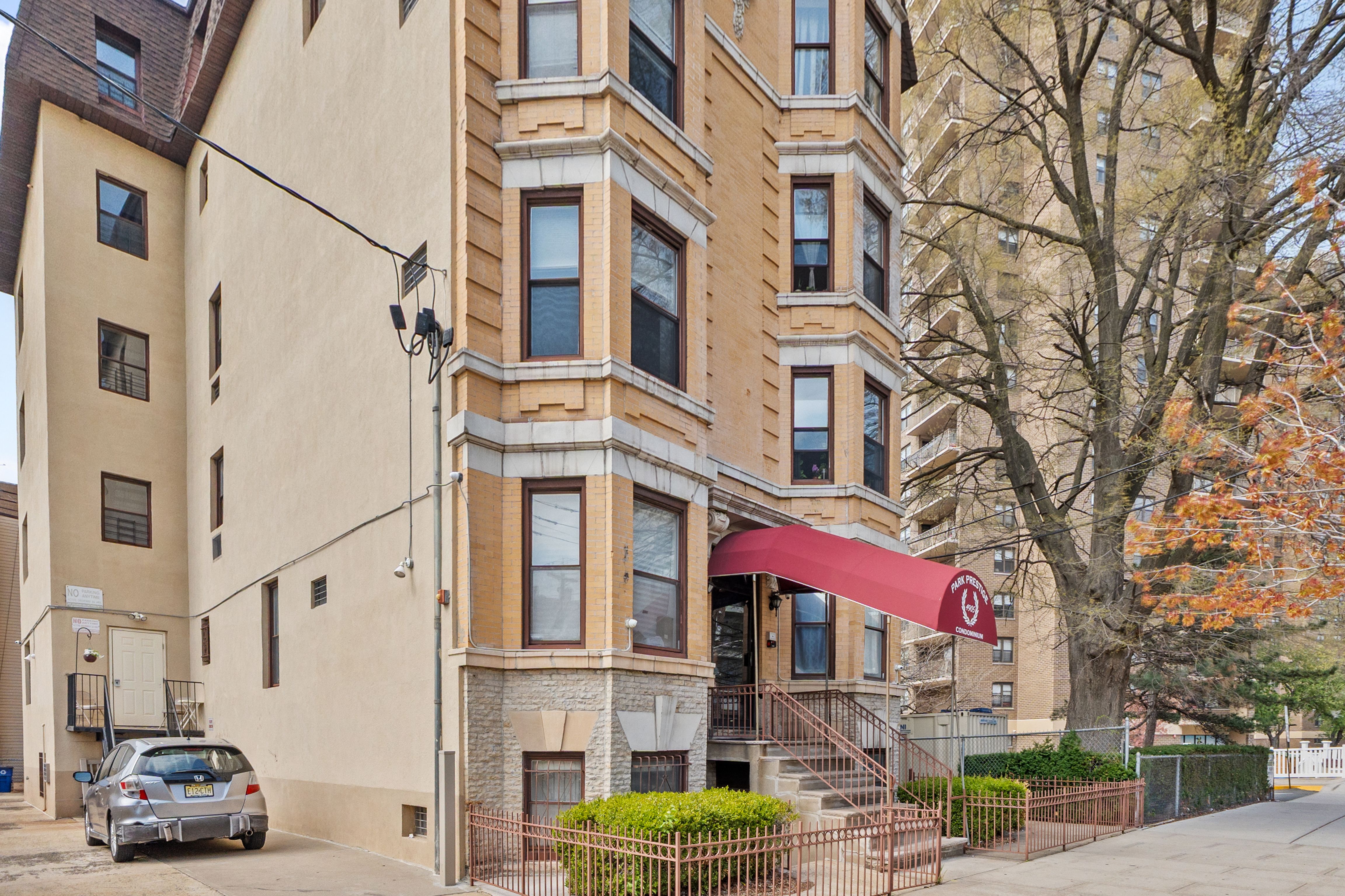 4905 Park 