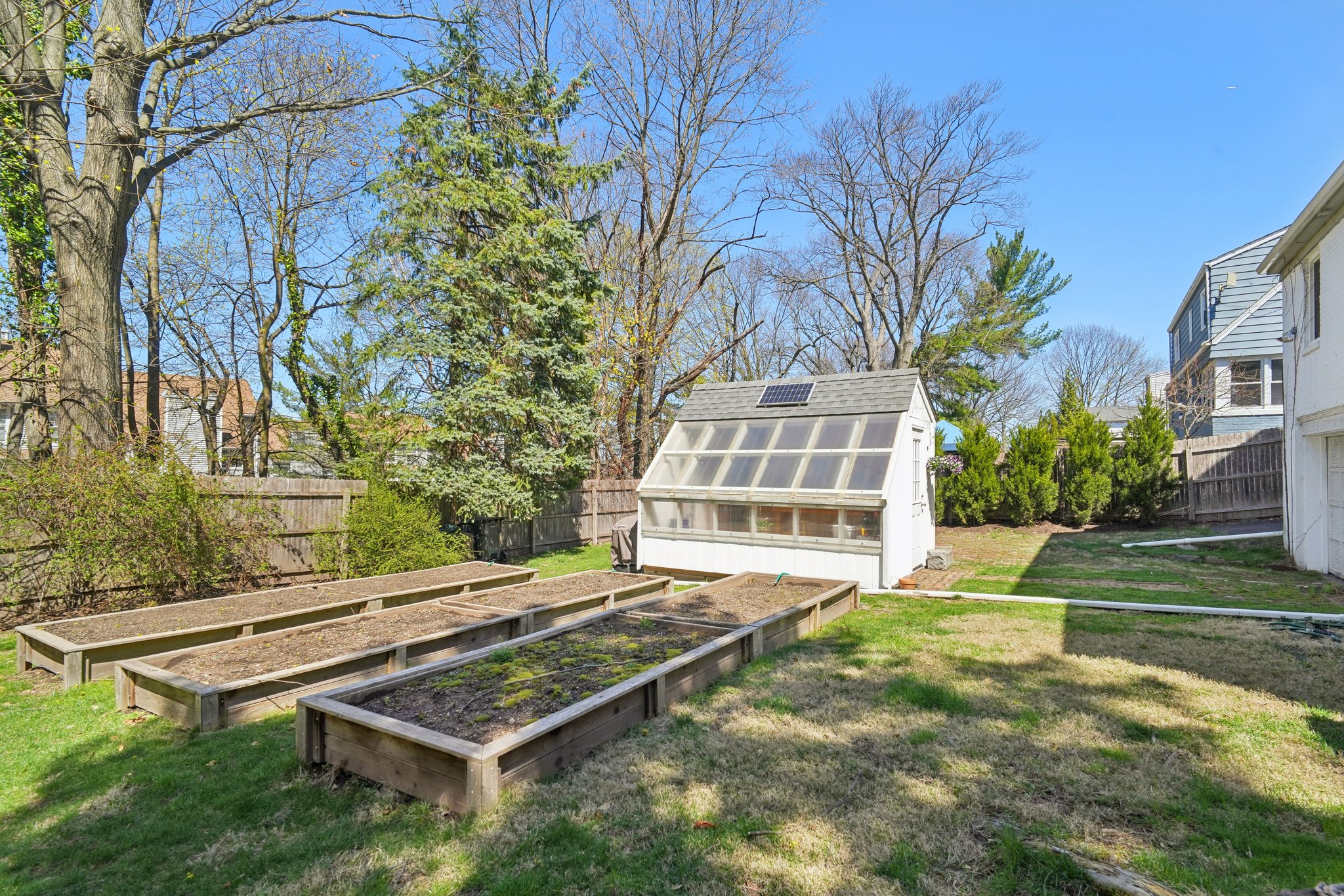 592 Ridgeland Terrace 