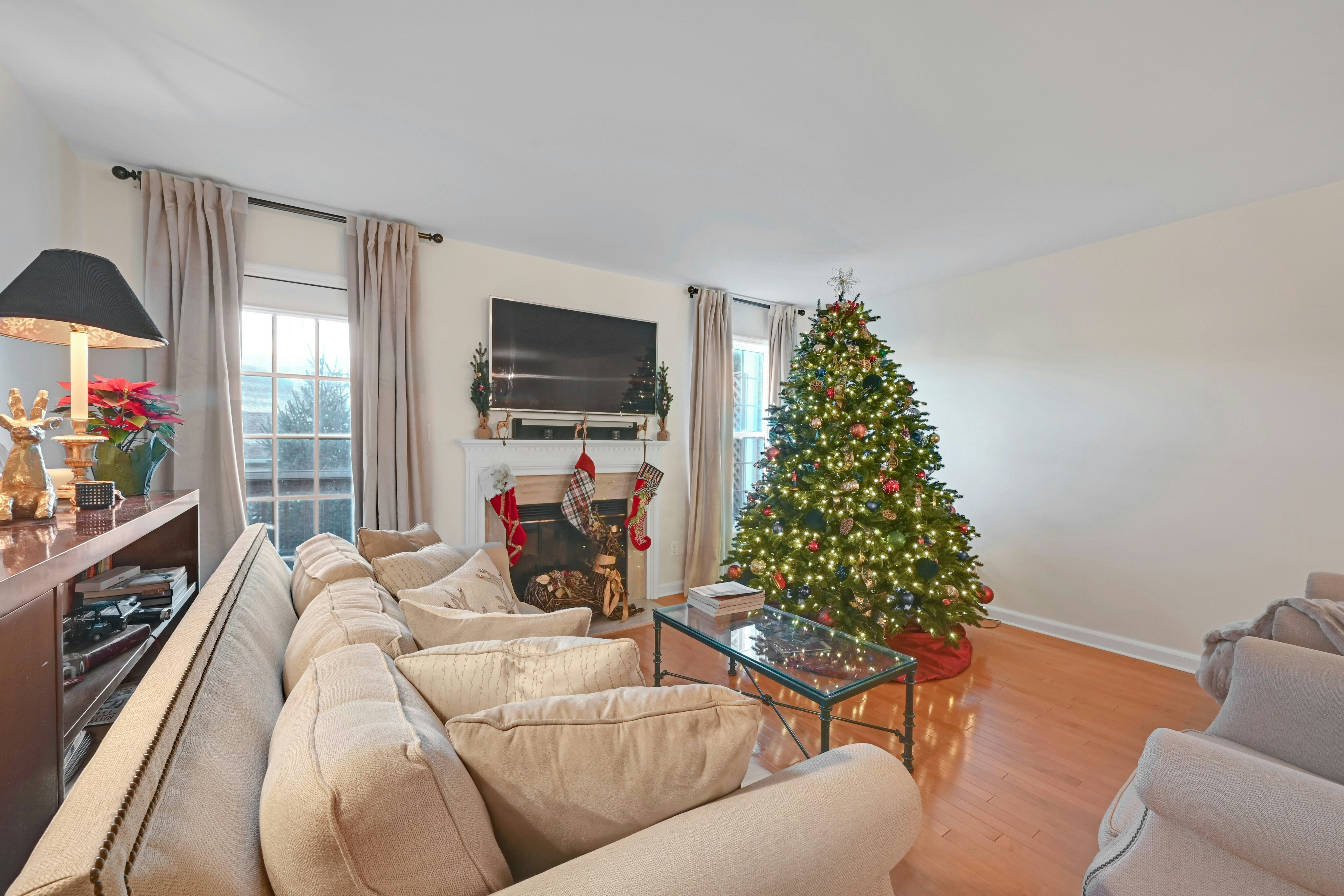 880 Somerset Court 