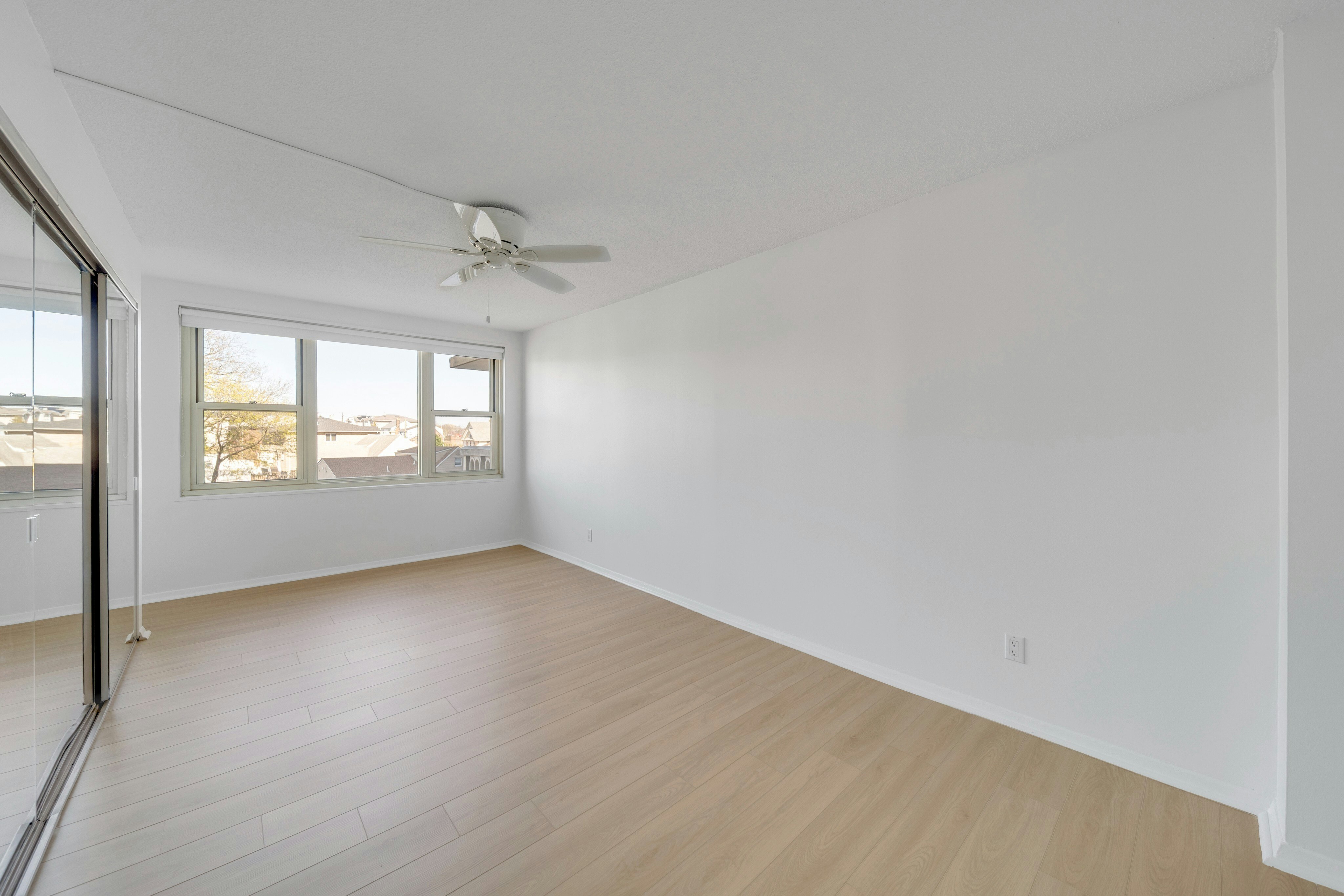 555 North Unit# 4S