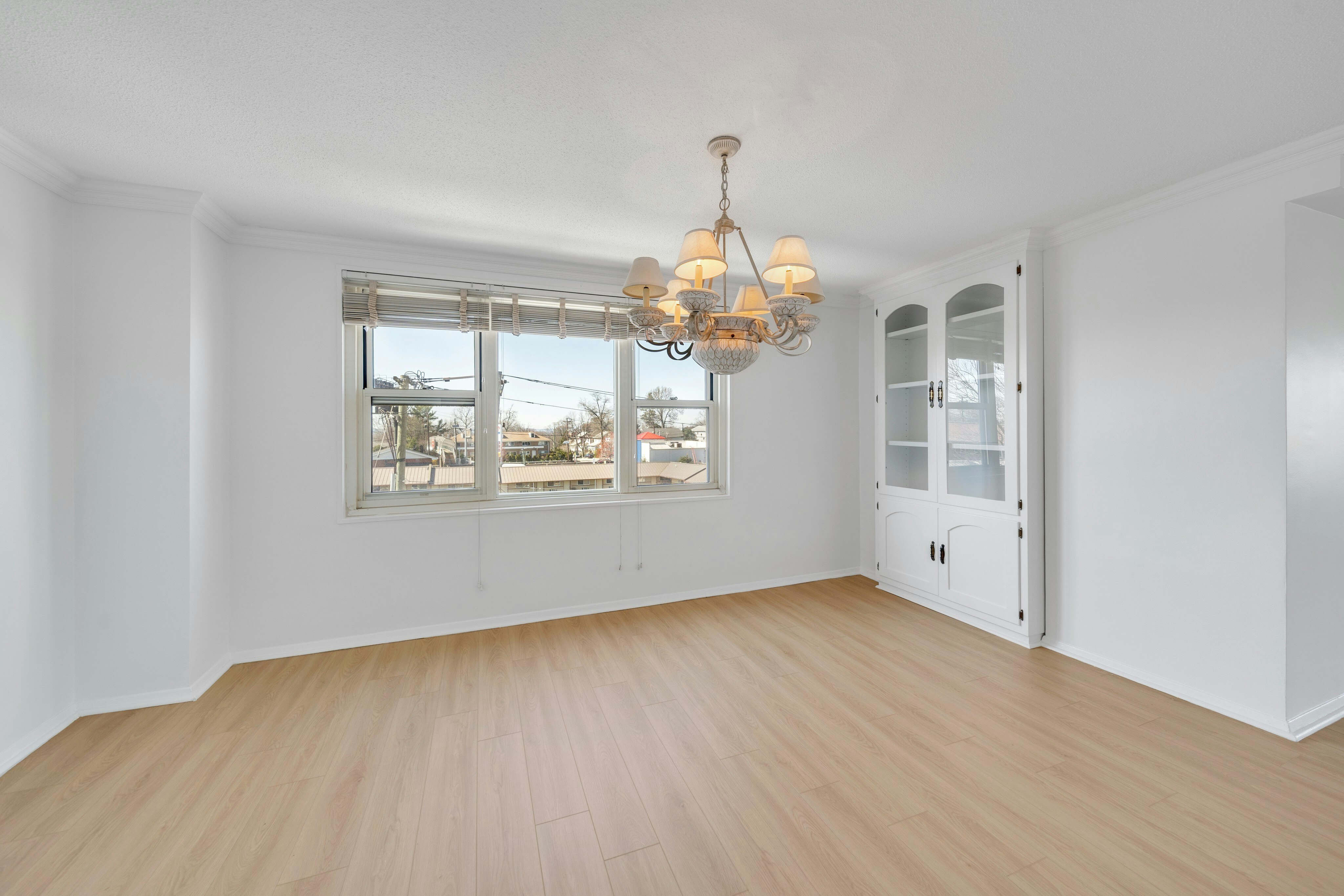 555 North Unit# 4S