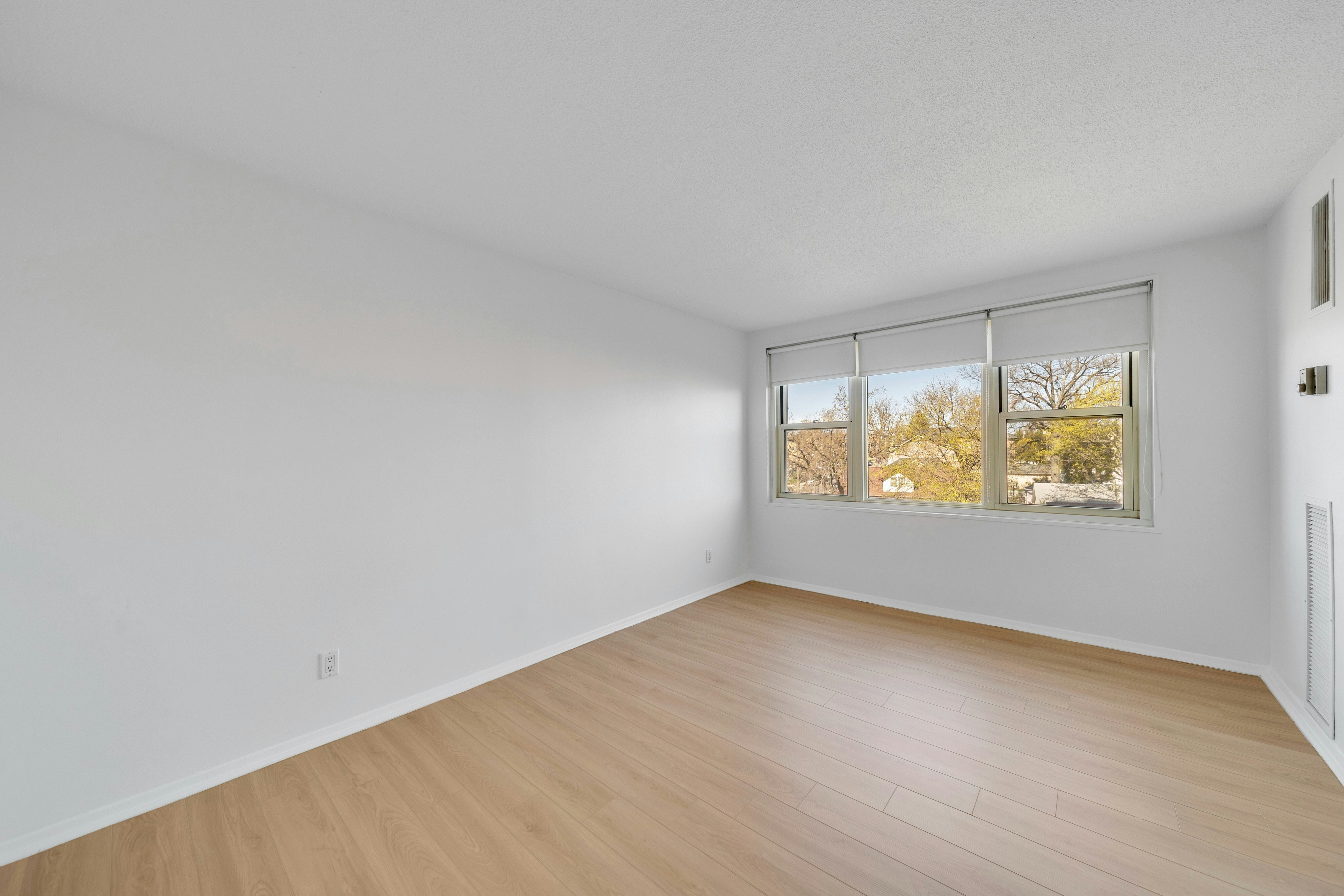 555 North Unit# 4S