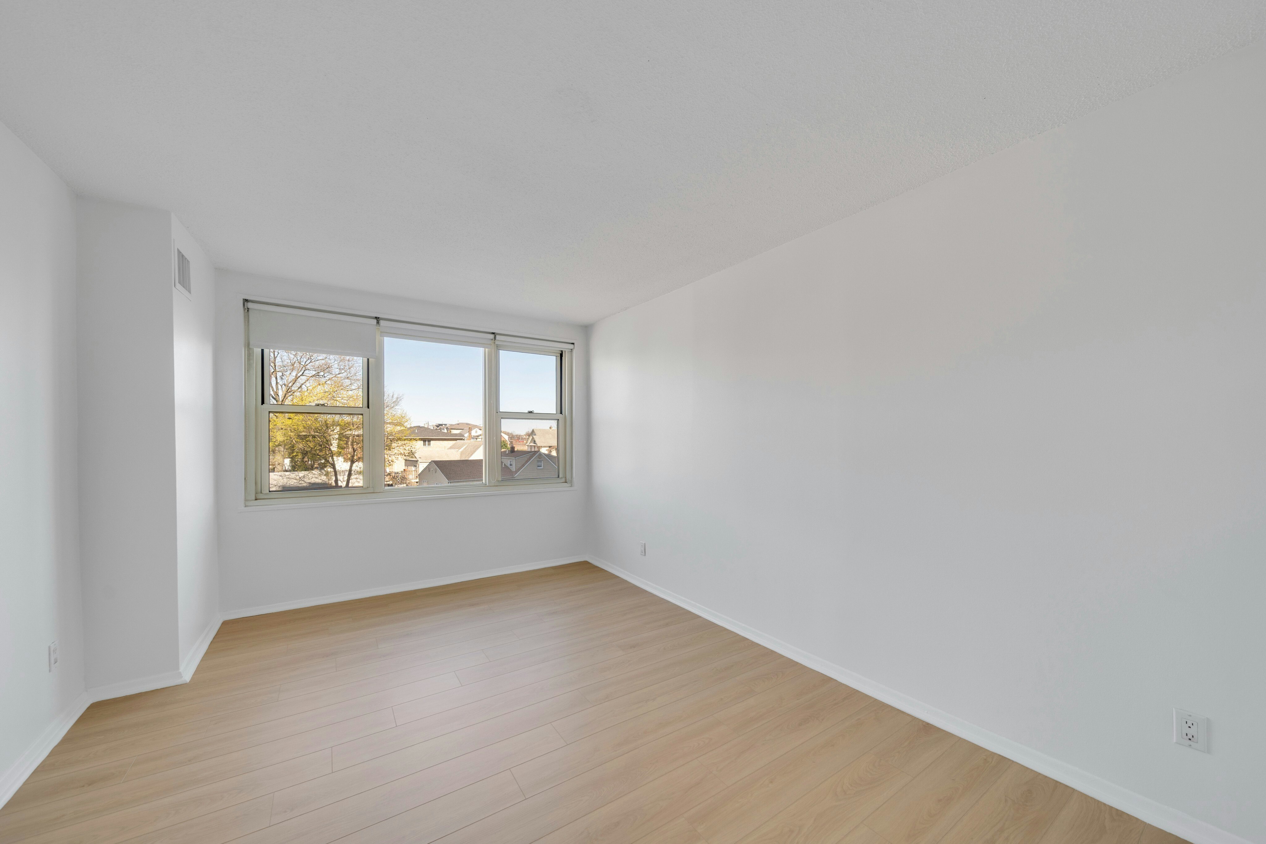 555 North Unit# 4S