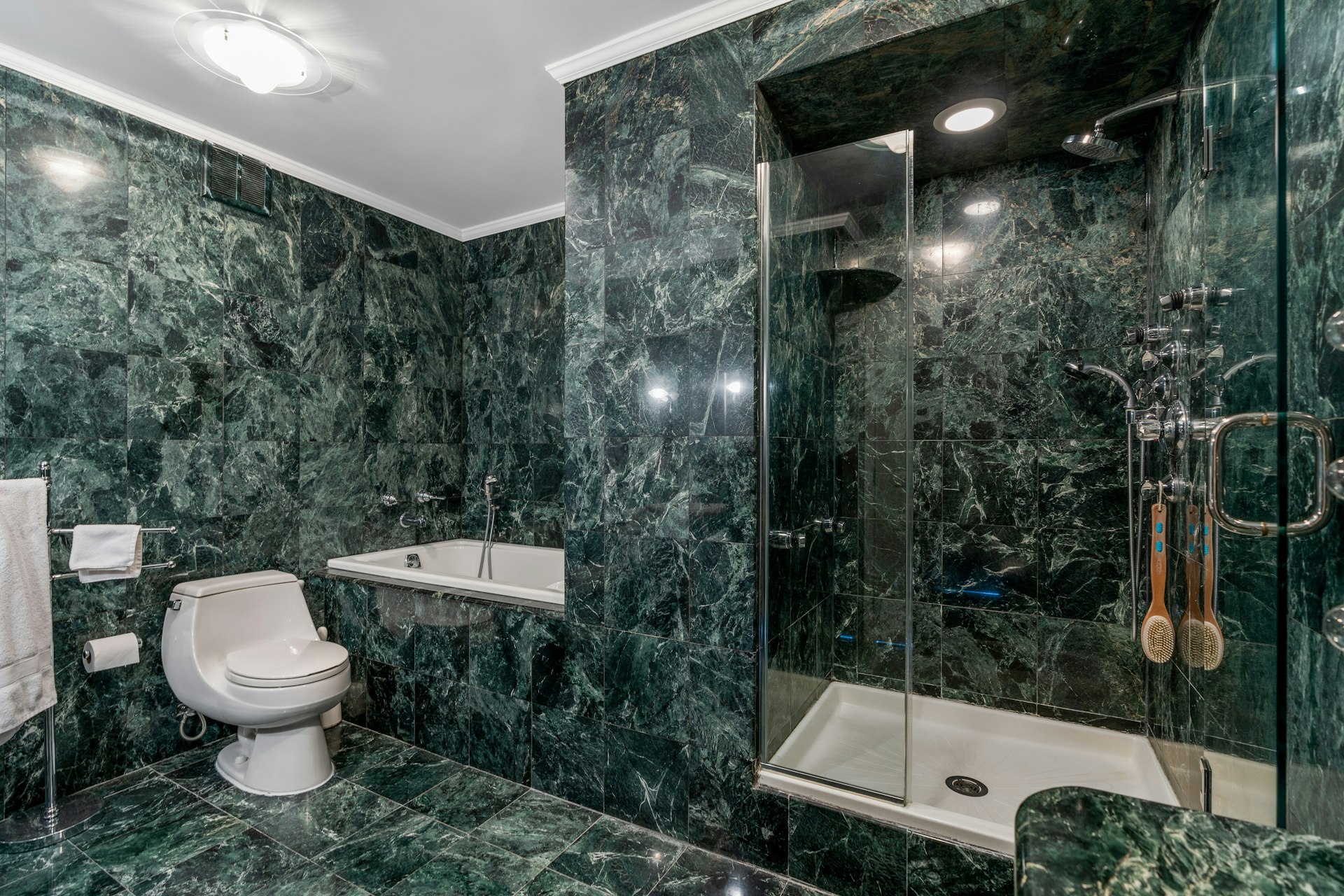 200 Winston Drive Unit #C1619