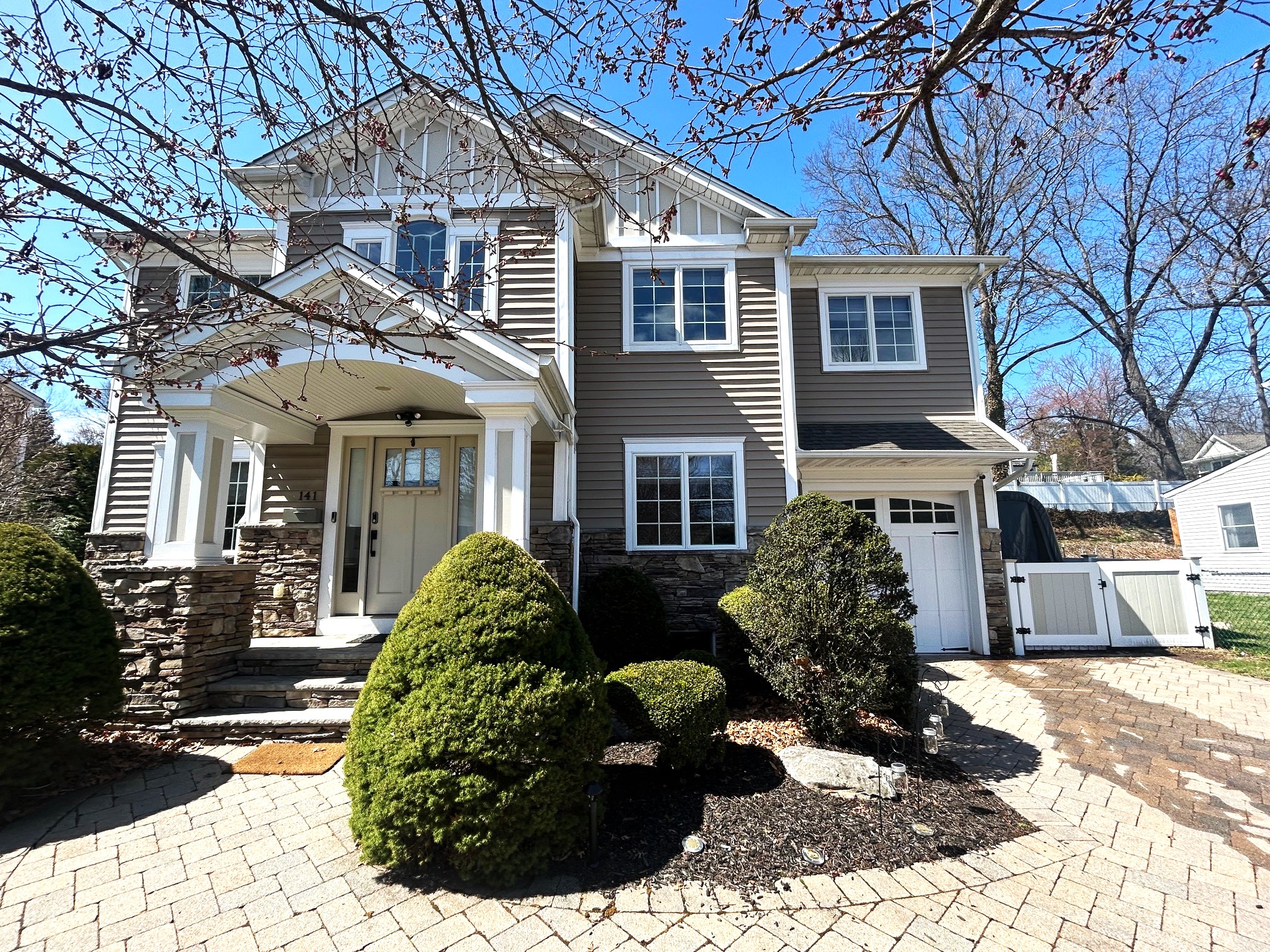 141 Brookside 