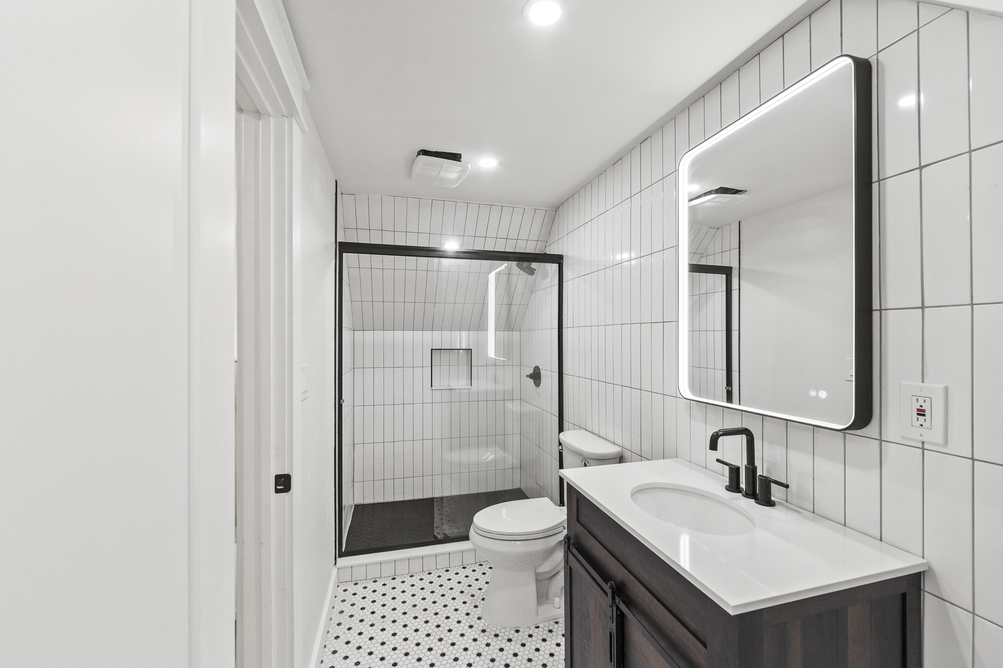 69 E Clinton Unit# B