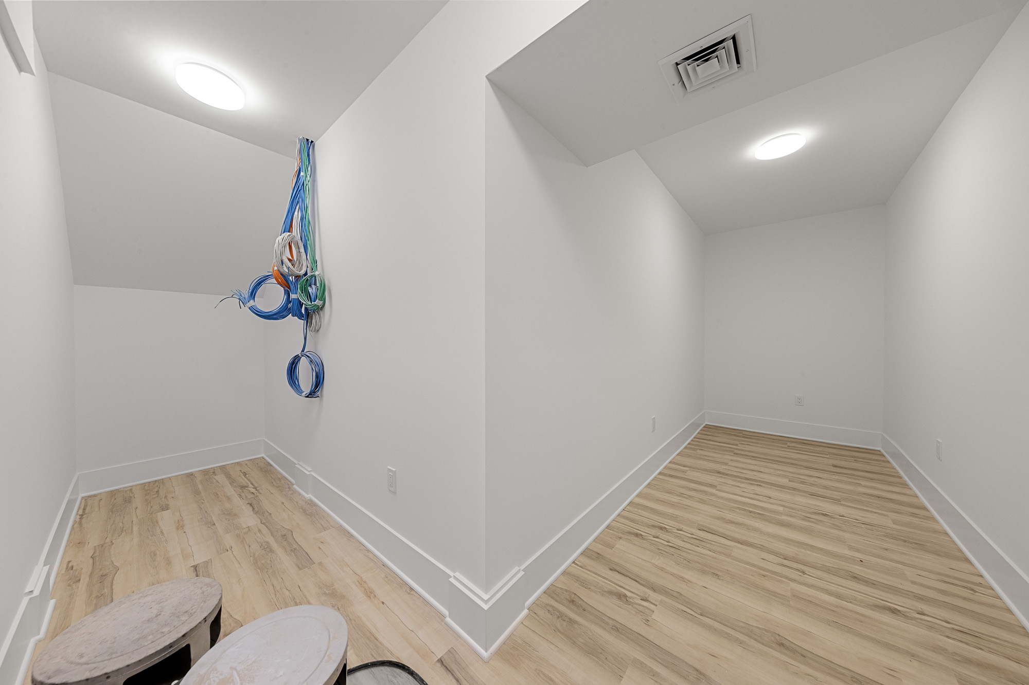 653 Linden