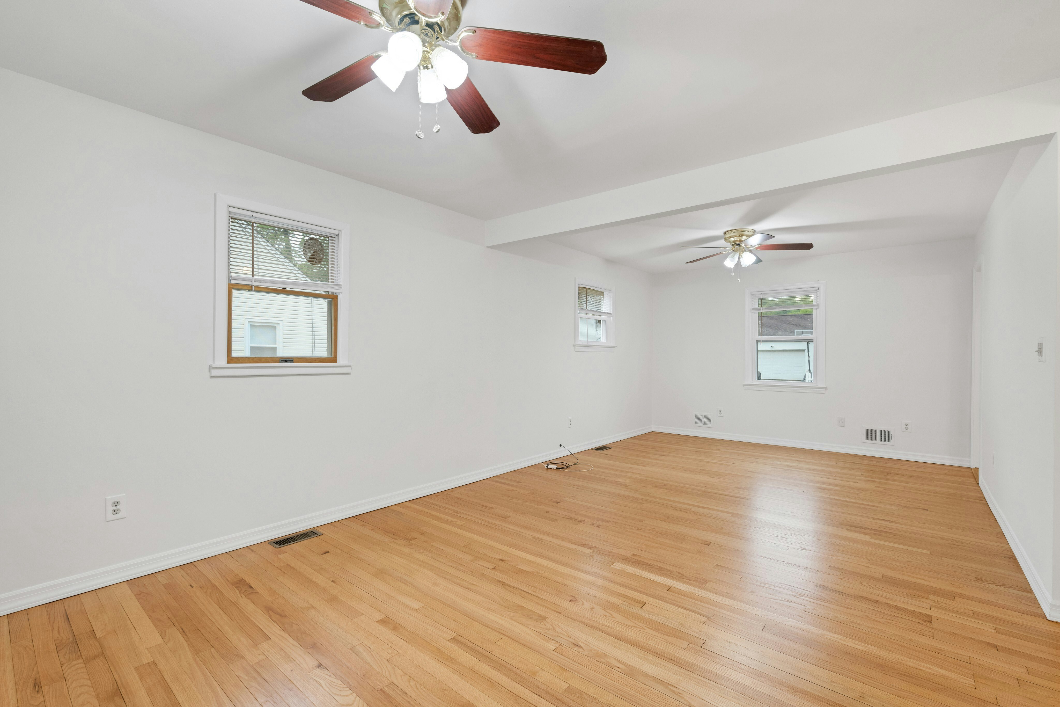 16 Lakeside Avenue 