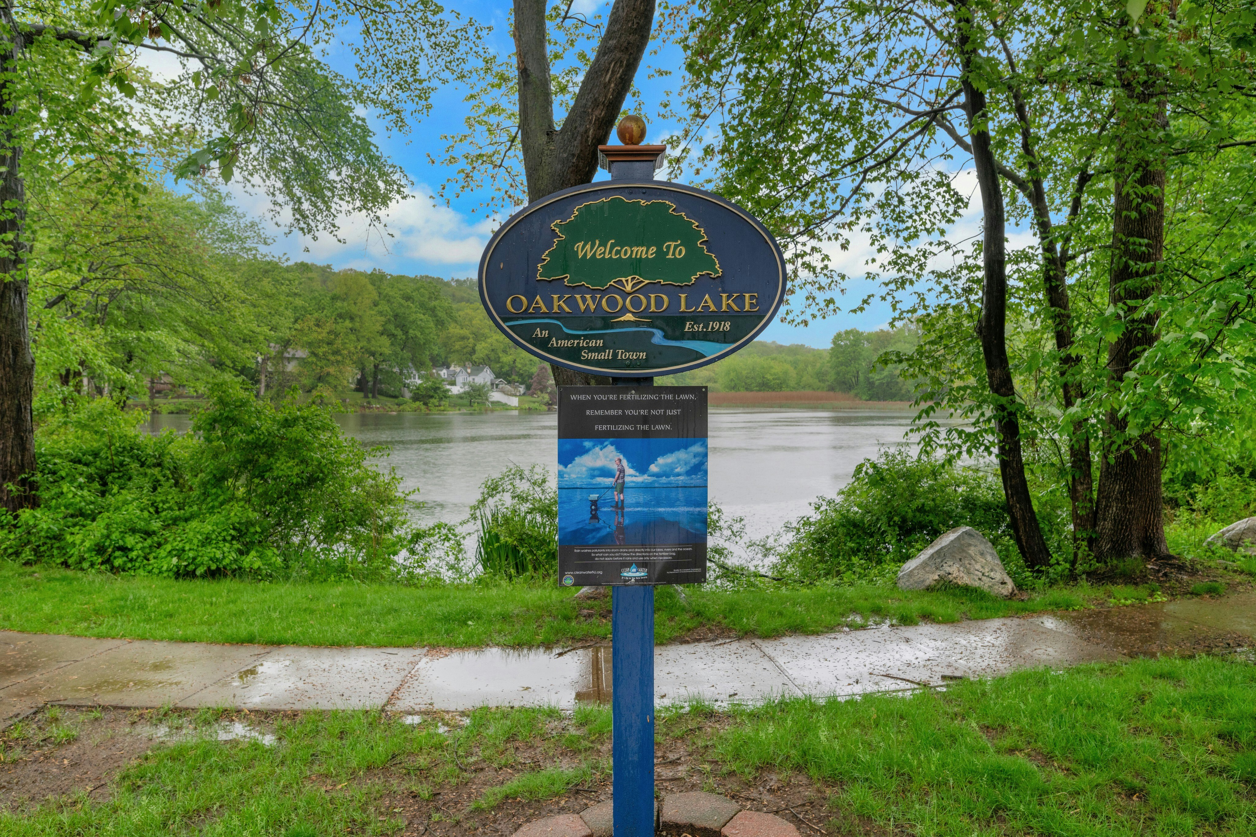 16 Lakeside Avenue 