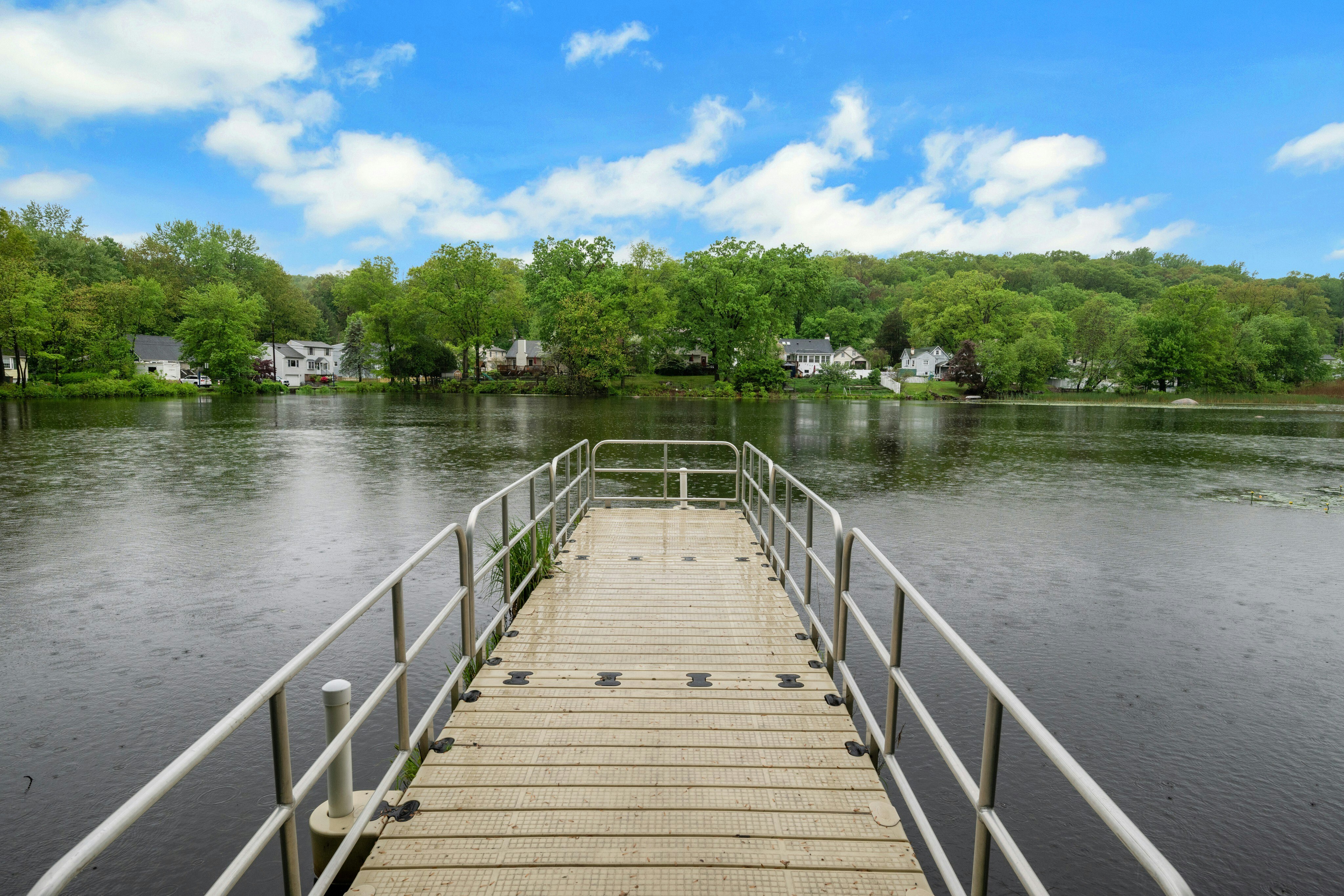 16 Lakeside Avenue 