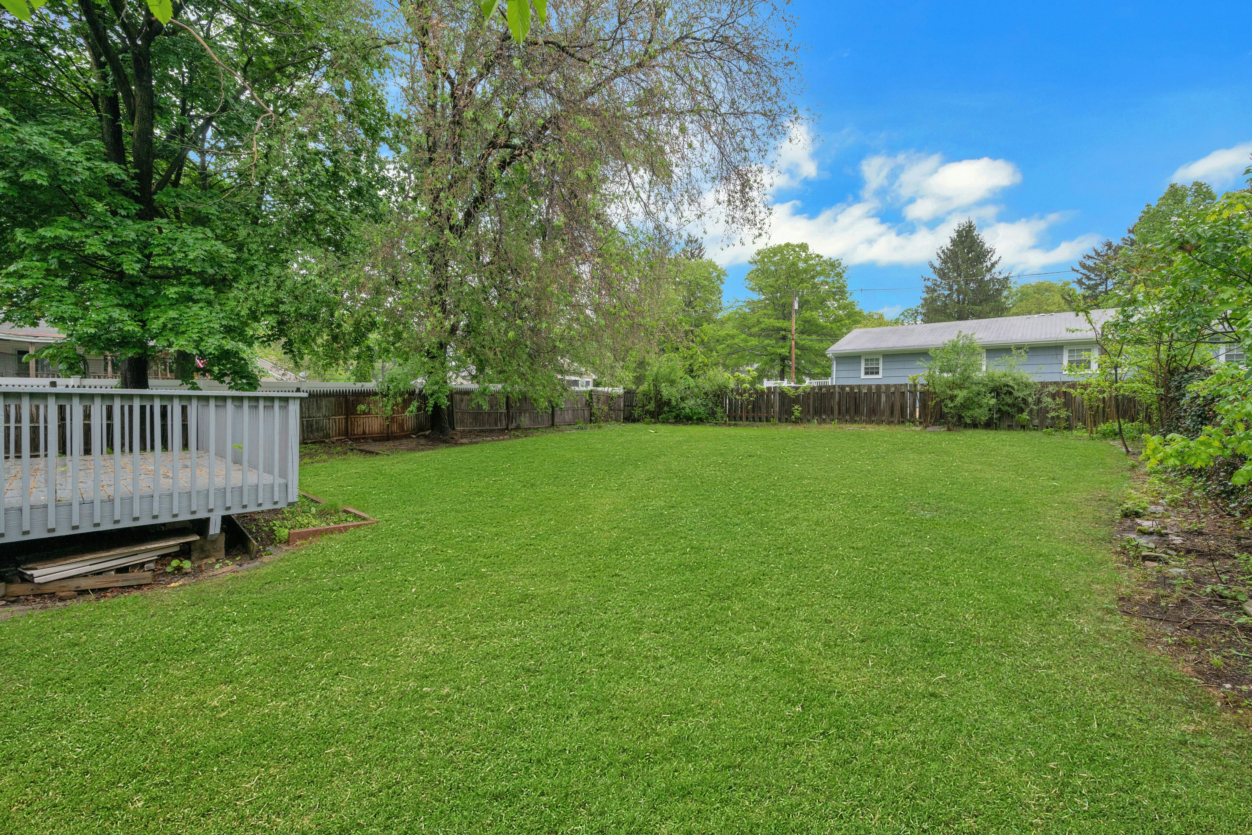 16 Lakeside Avenue 