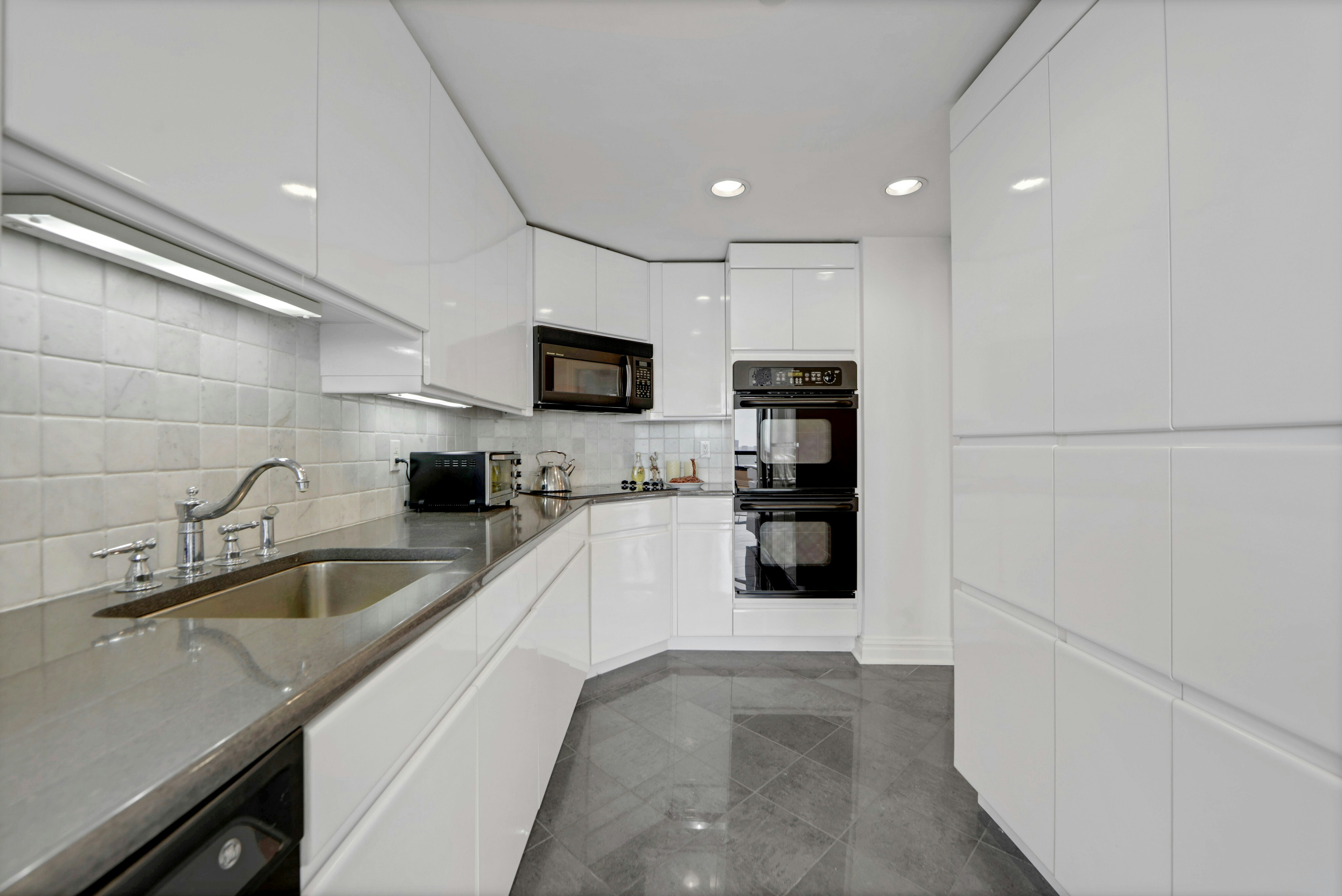 900 Palisade Avenue 11L 