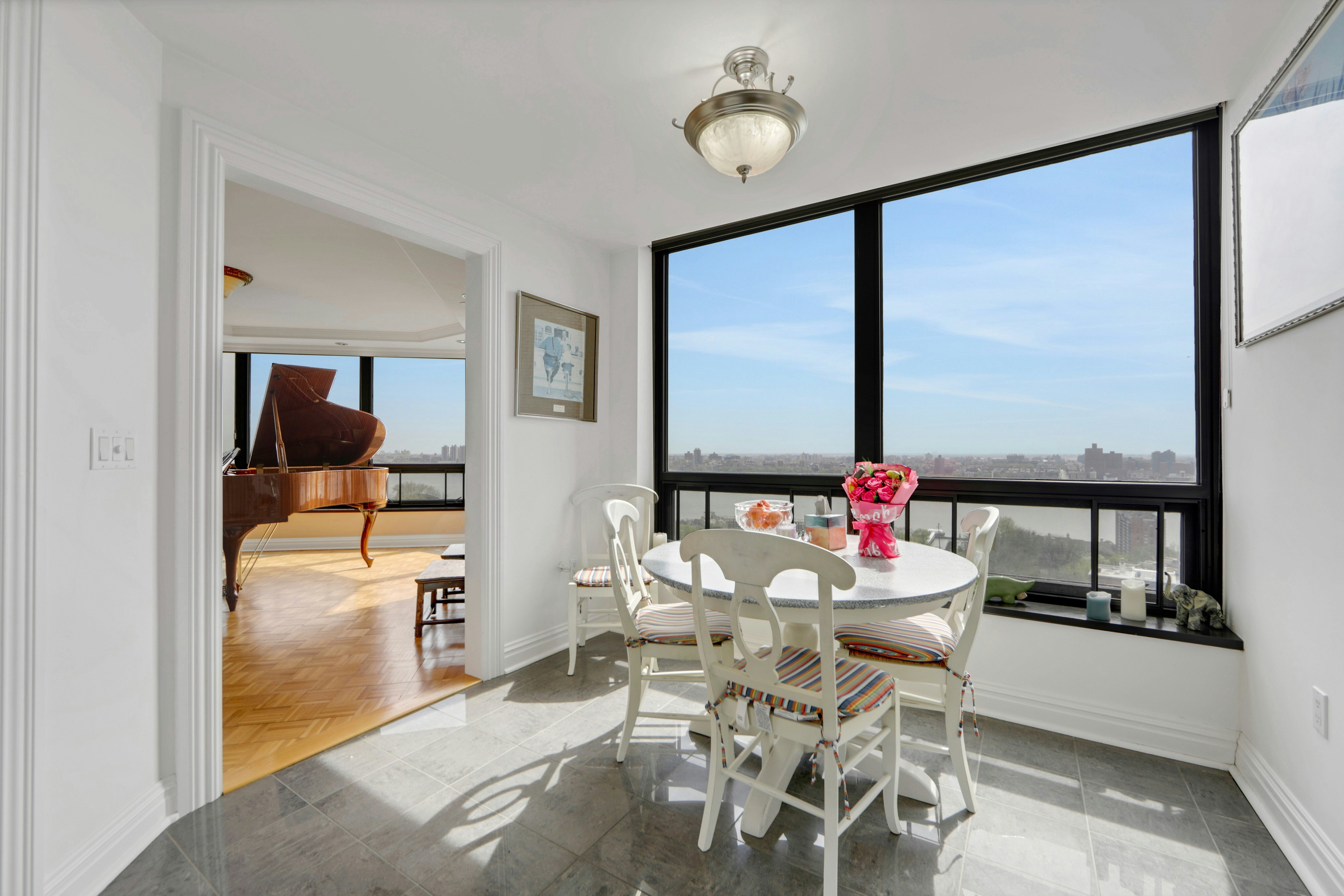 900 Palisade Avenue 11L 