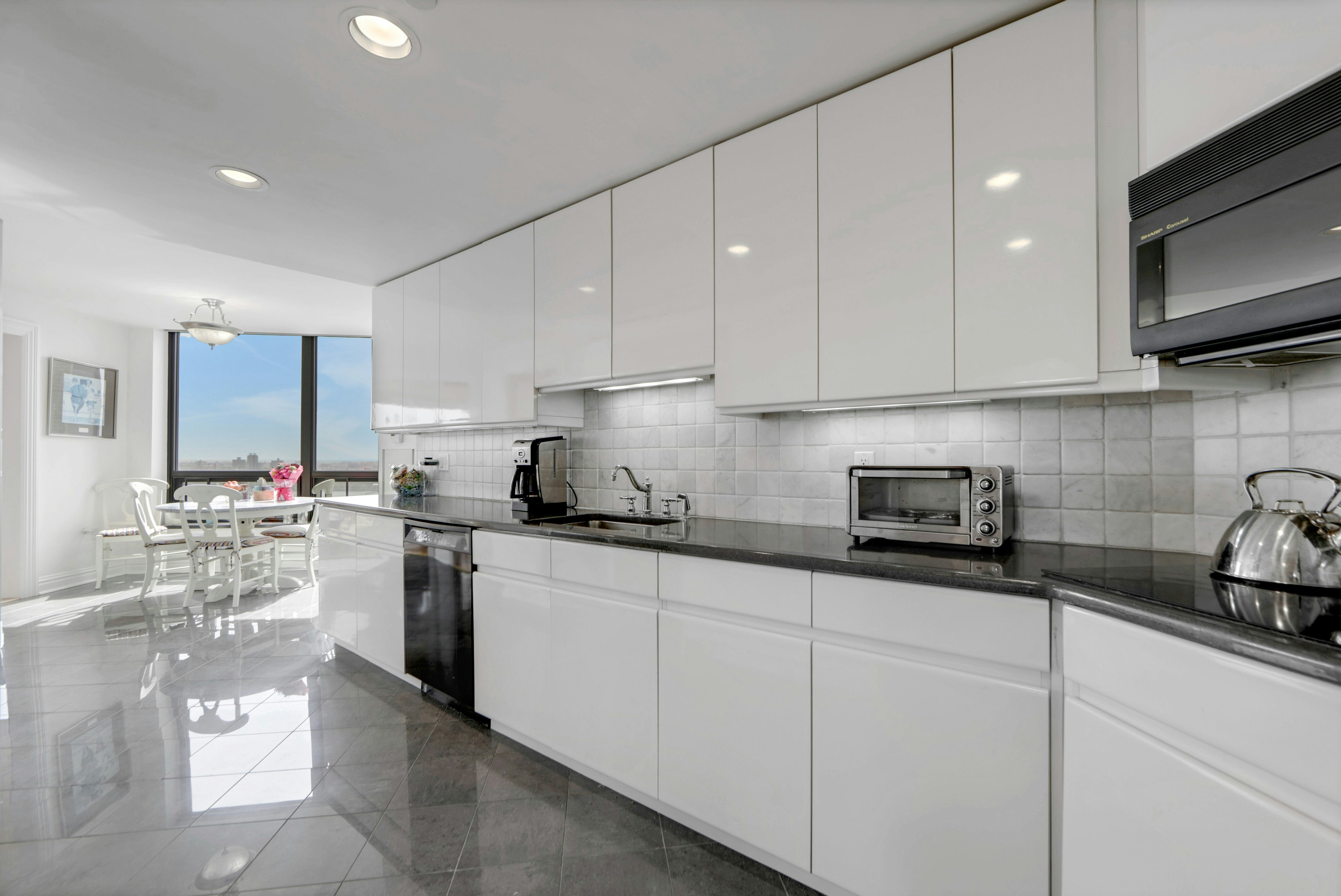 900 Palisade Avenue 11L 