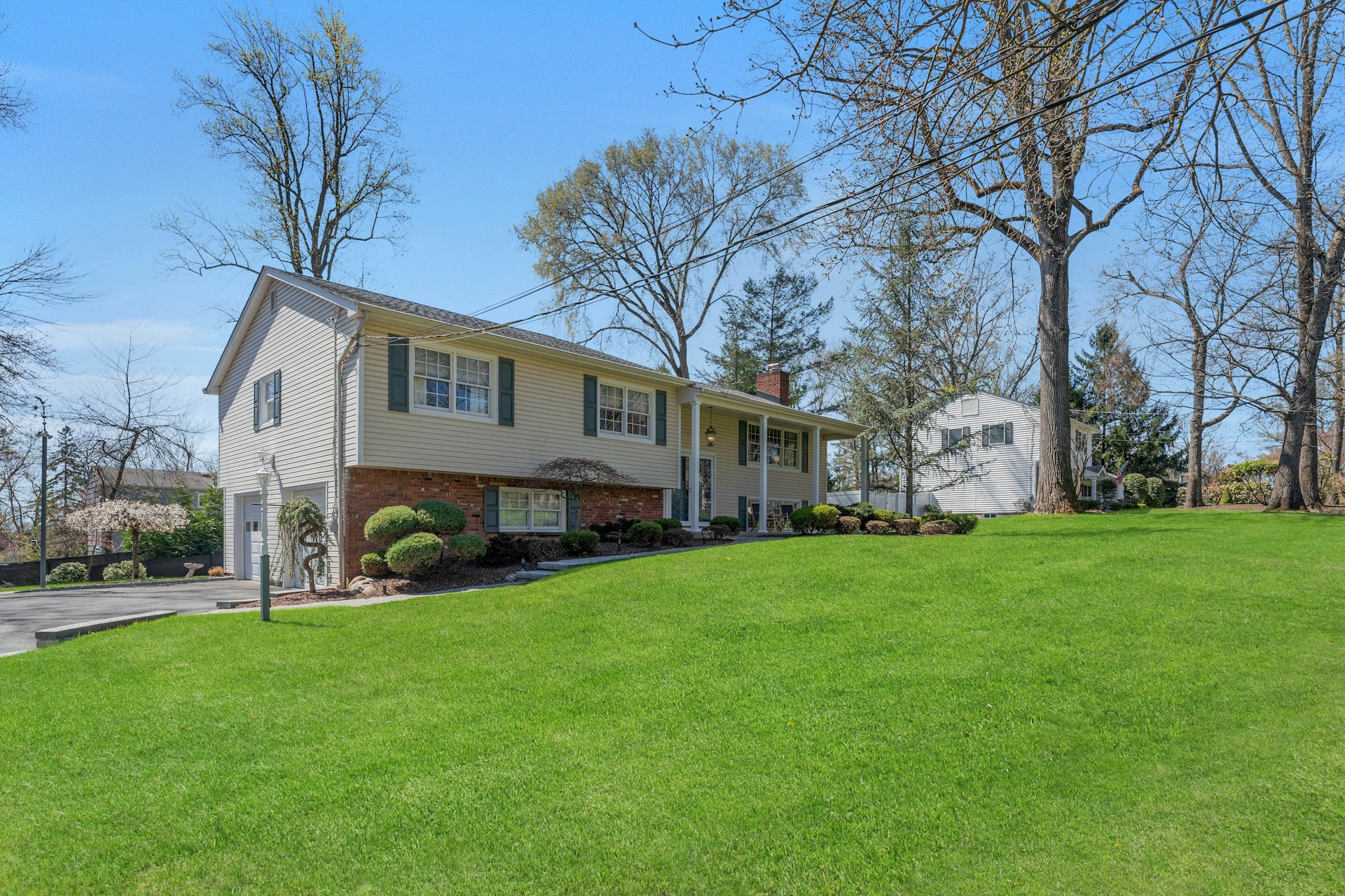 573 Dorchester Drive 