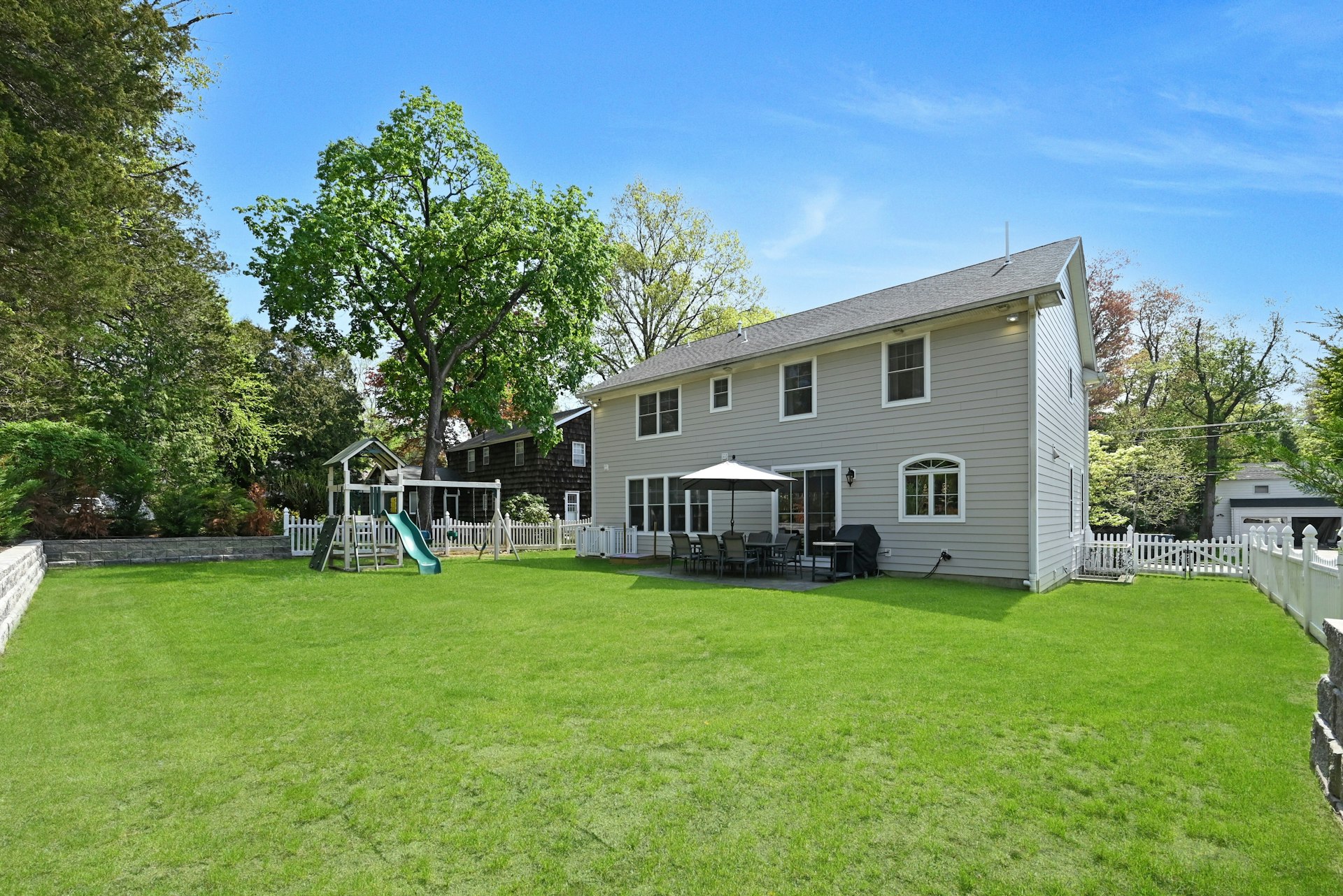 109 Lake