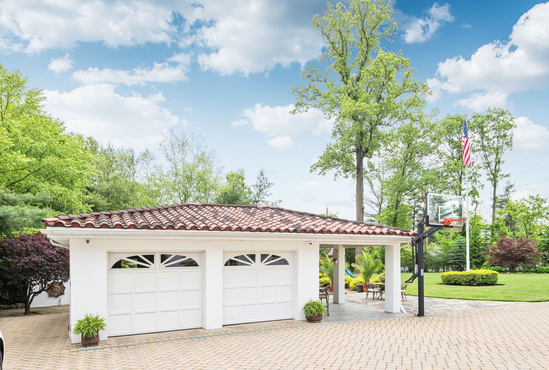 151 Woodland