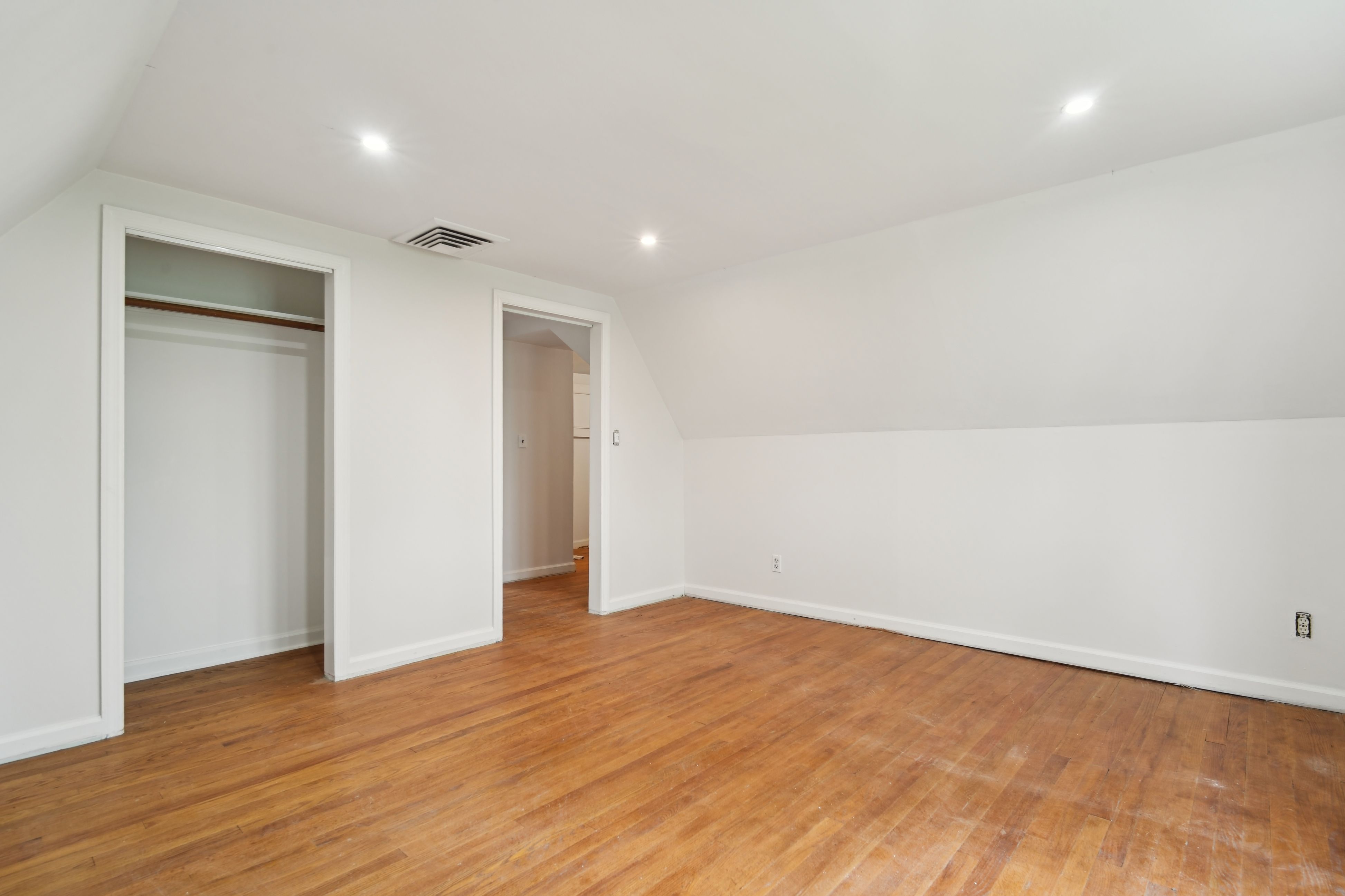380 Maple Hill 