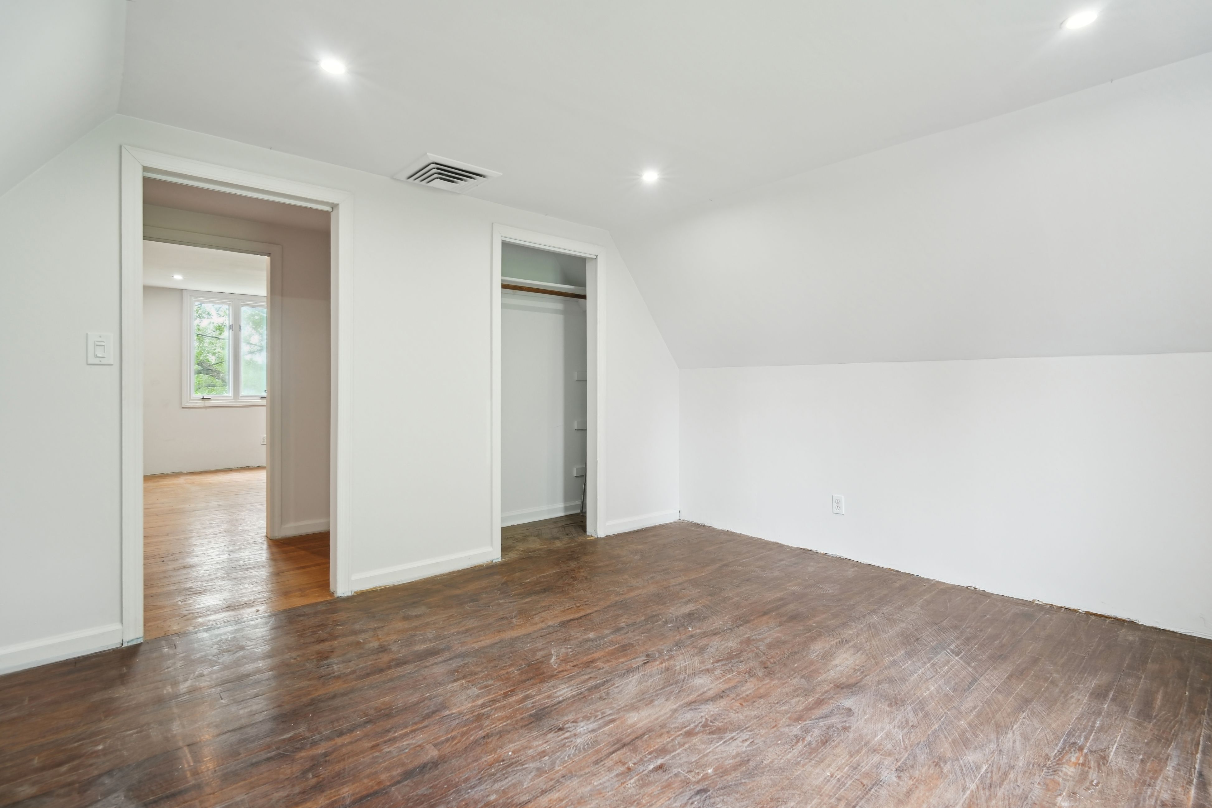 380 Maple Hill 