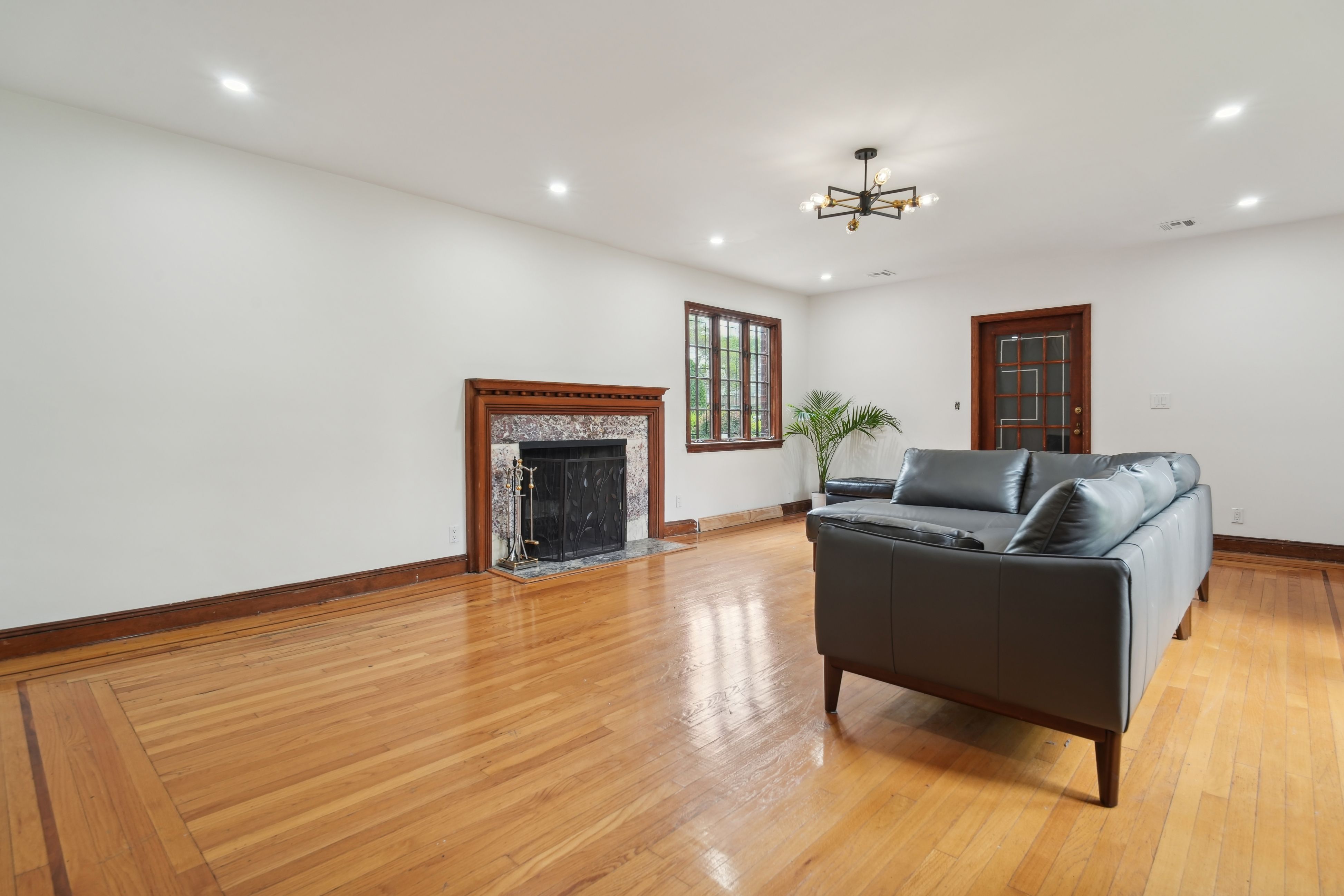 380 Maple Hill 