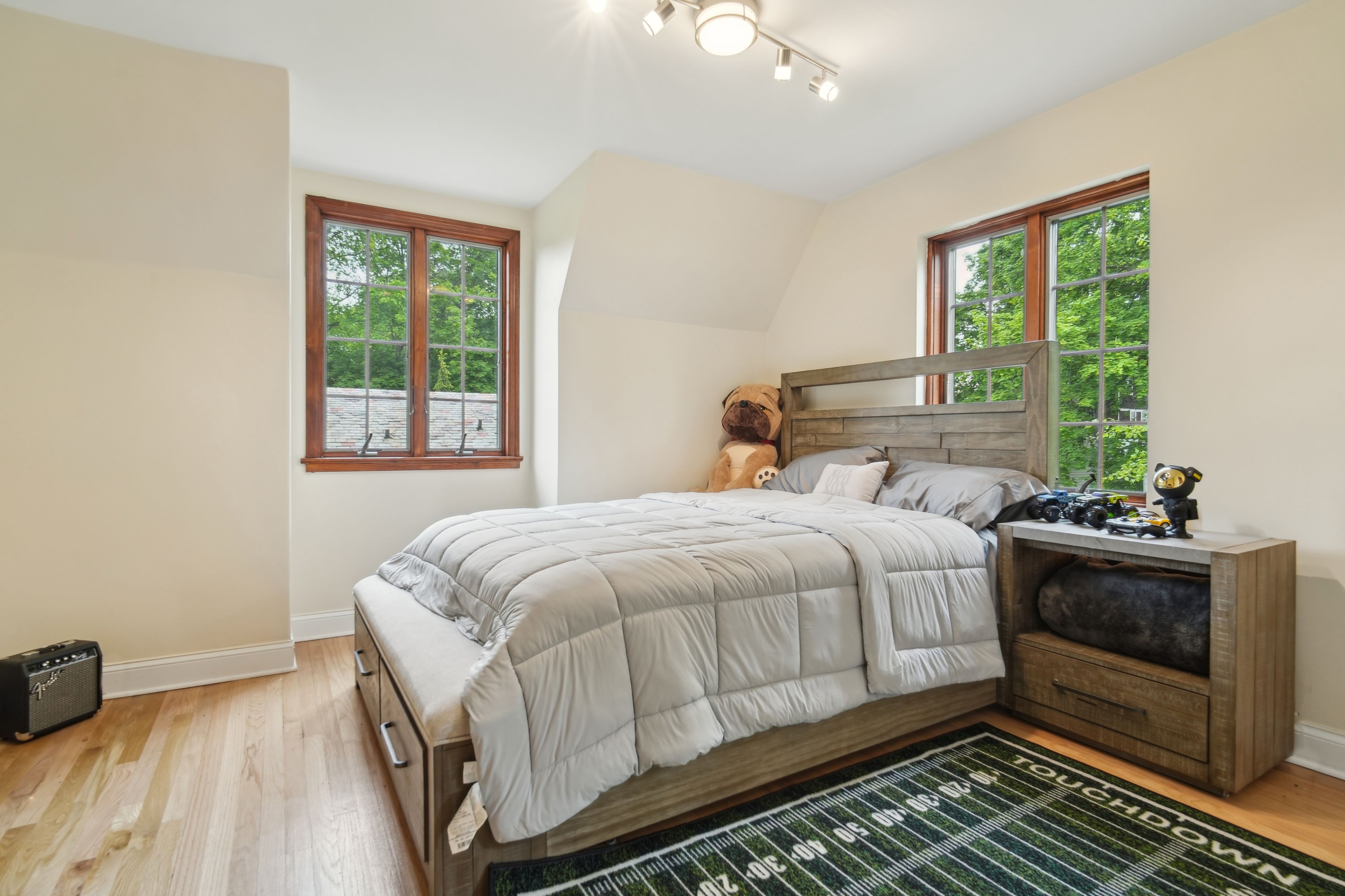 380 Maple Hill 