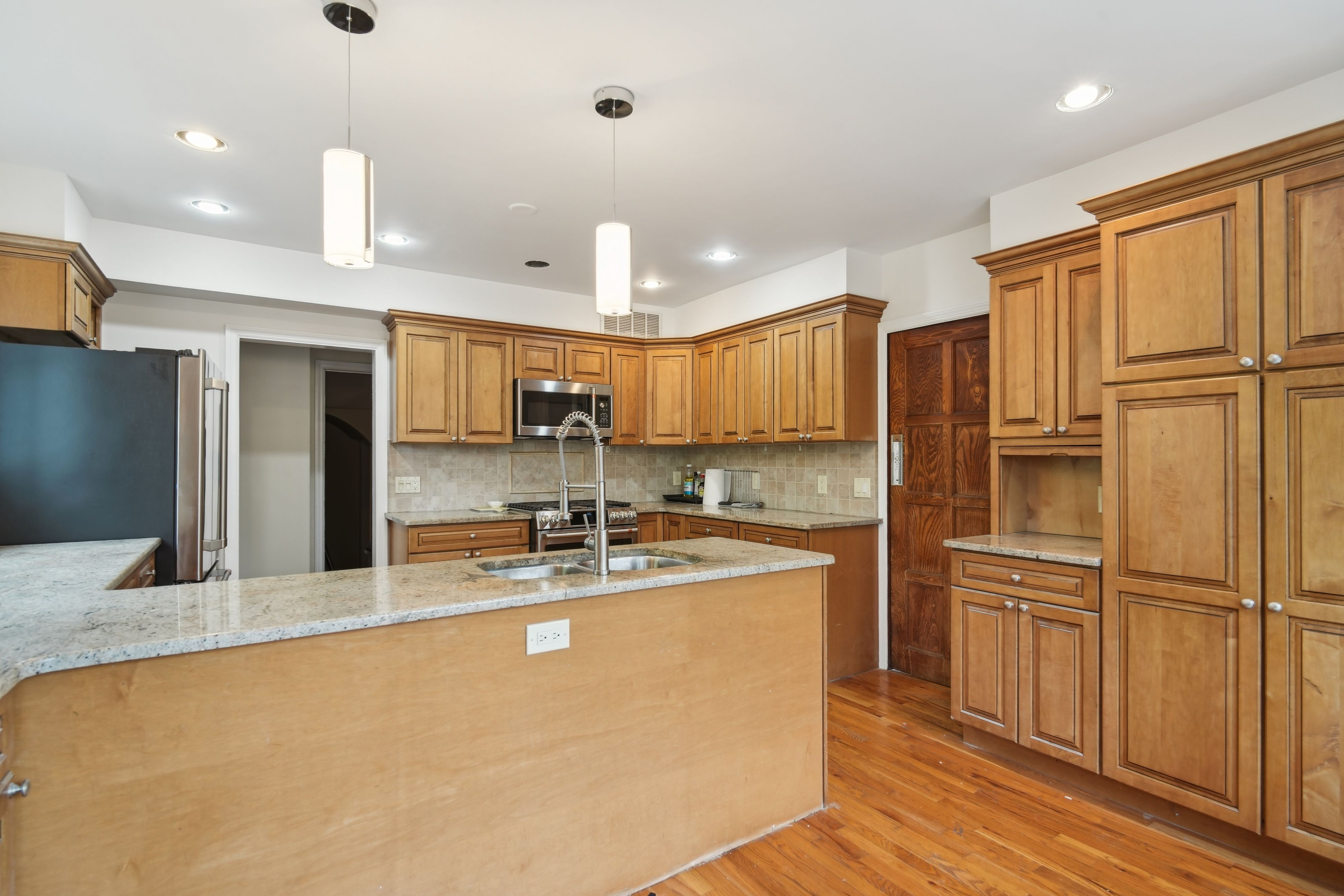 380 Maple Hill 