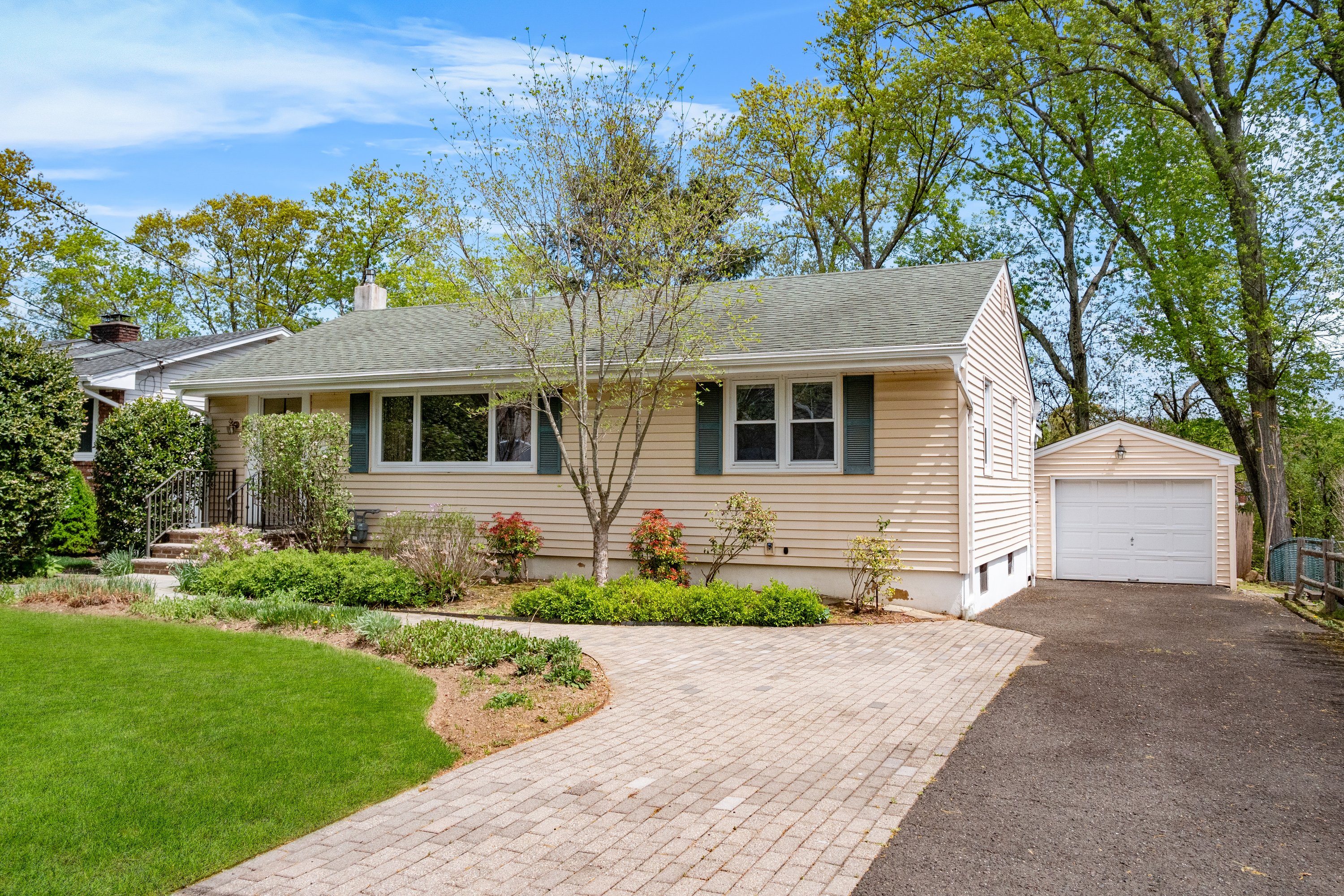 98 Roosevelt Boulevard 